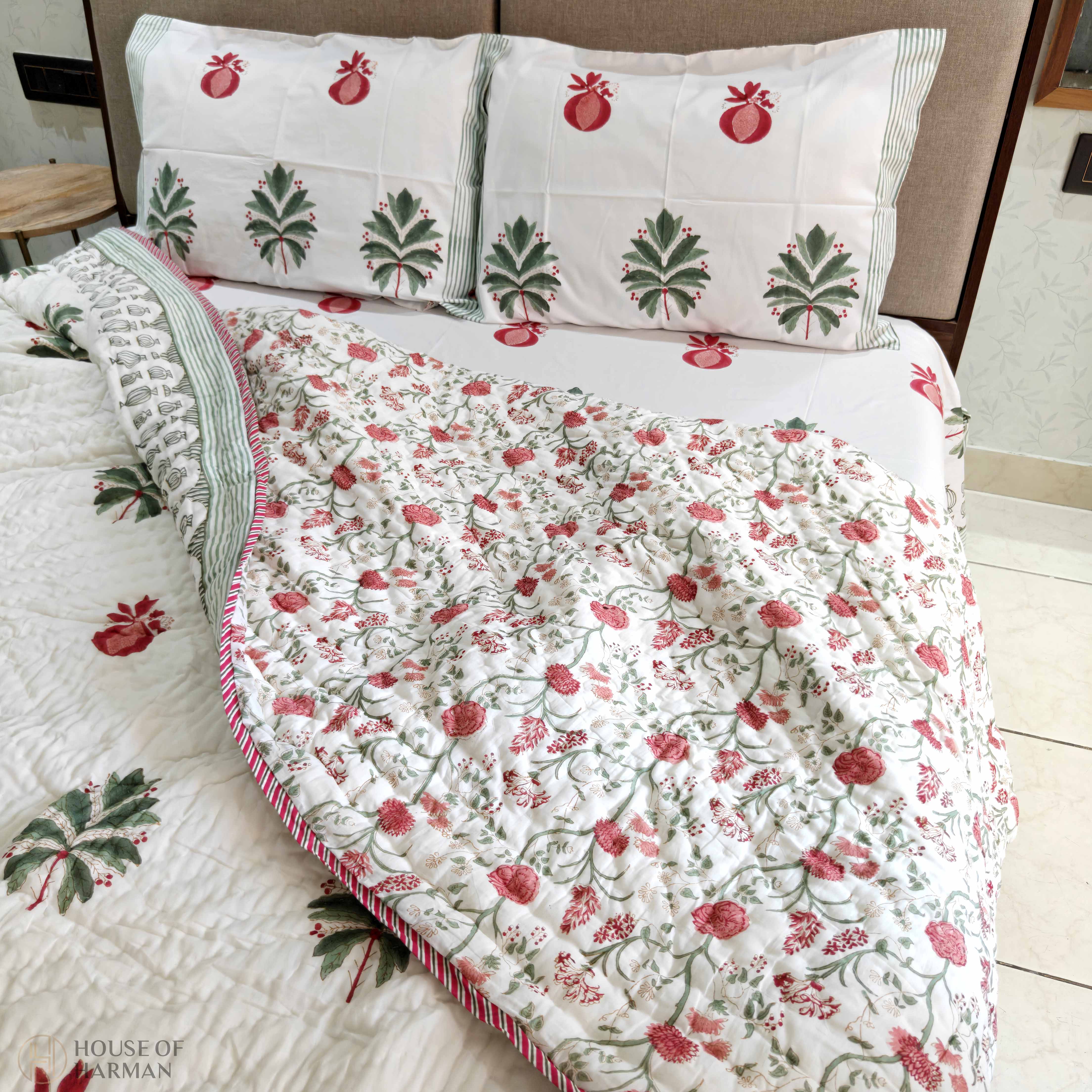 PomLeaf Classic Grid Quilt