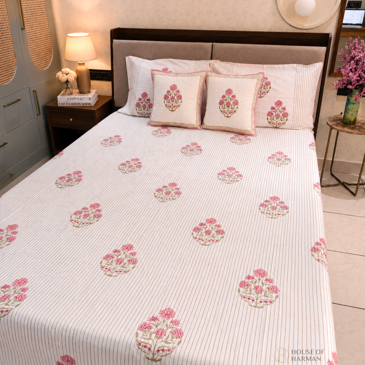 Rosebud Meadow Lines Bedsheet