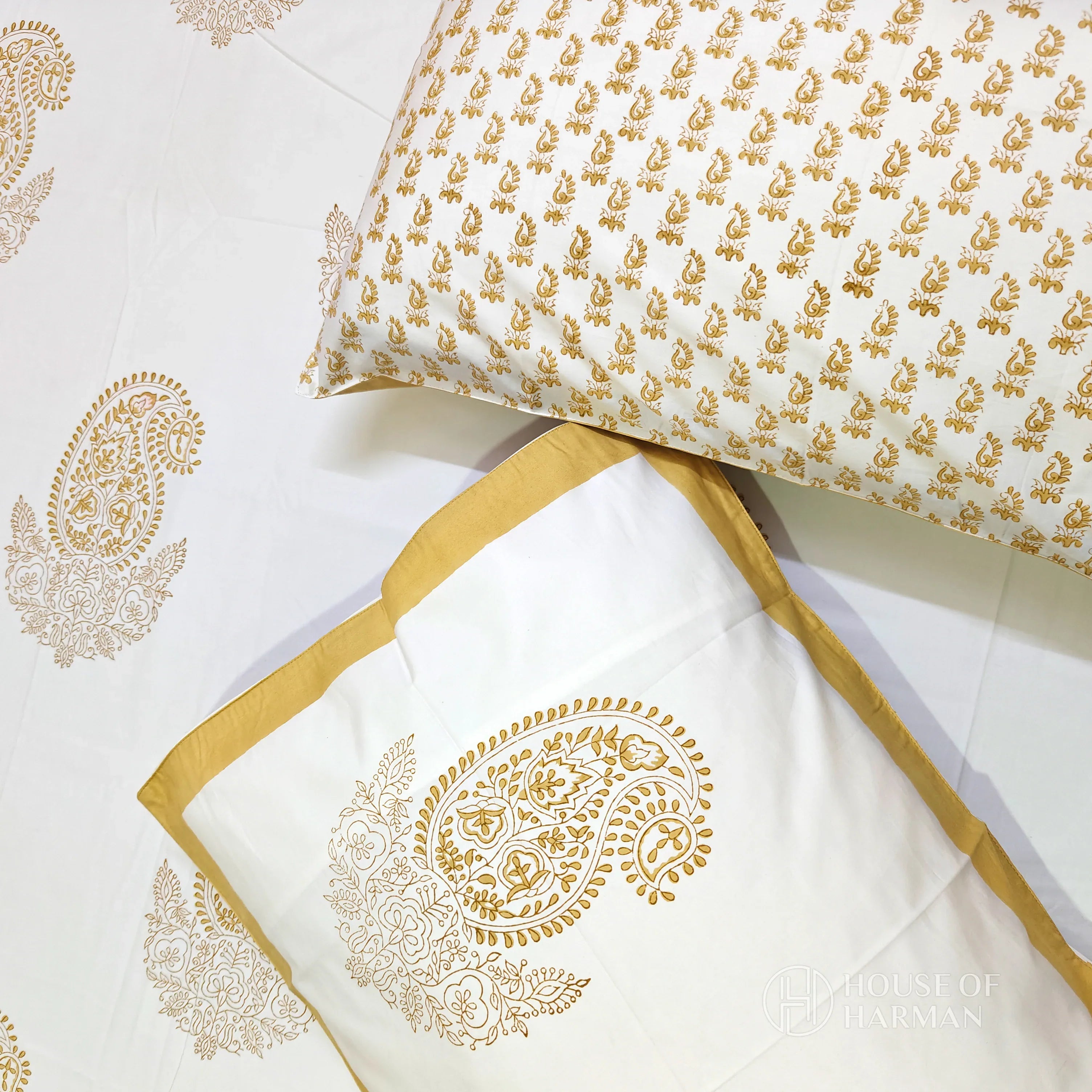 Golden Paisley Bloom Bedsheet - HOUSE OF HARMAN