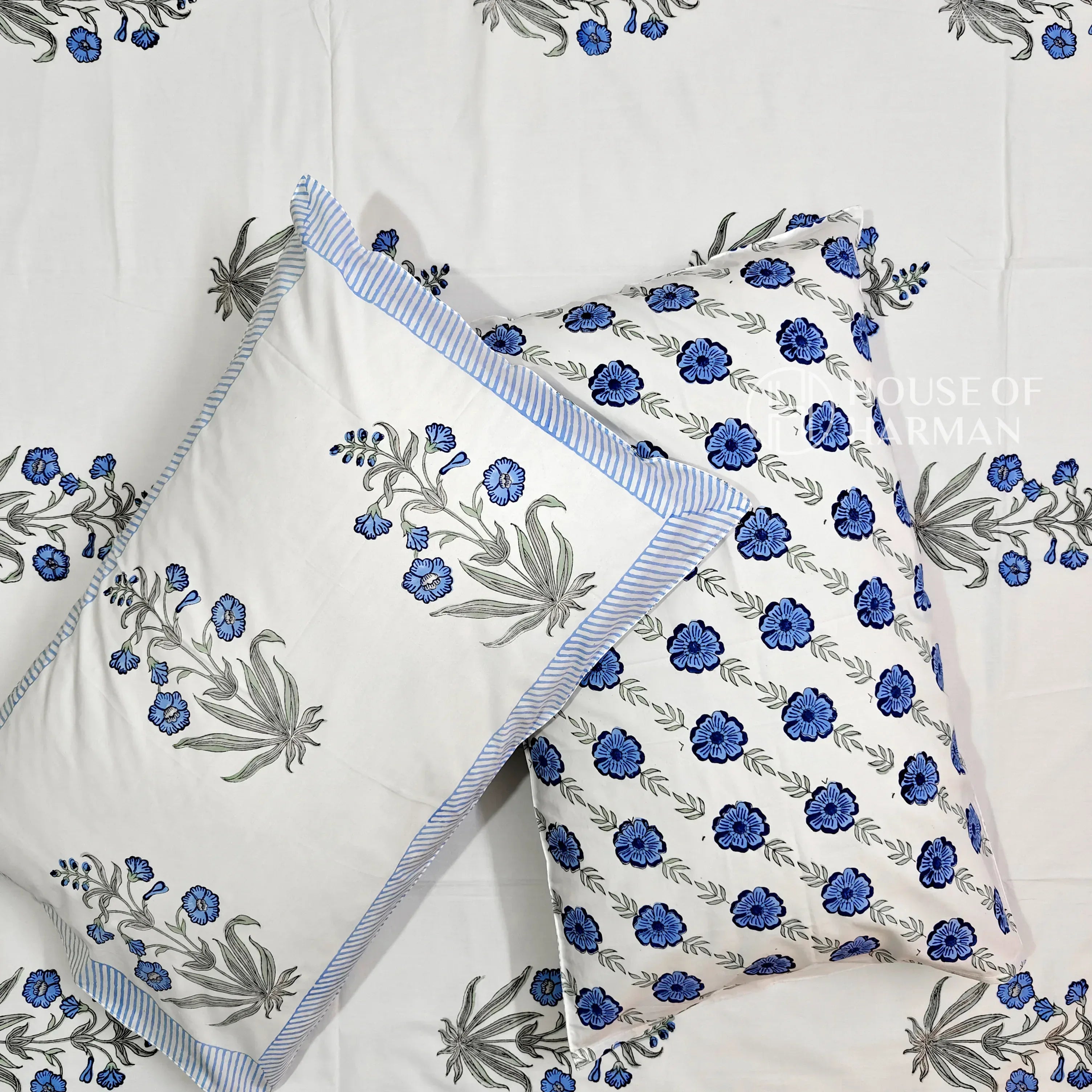 Blue Petal Elegance Bedsheet - HOUSE OF HARMAN