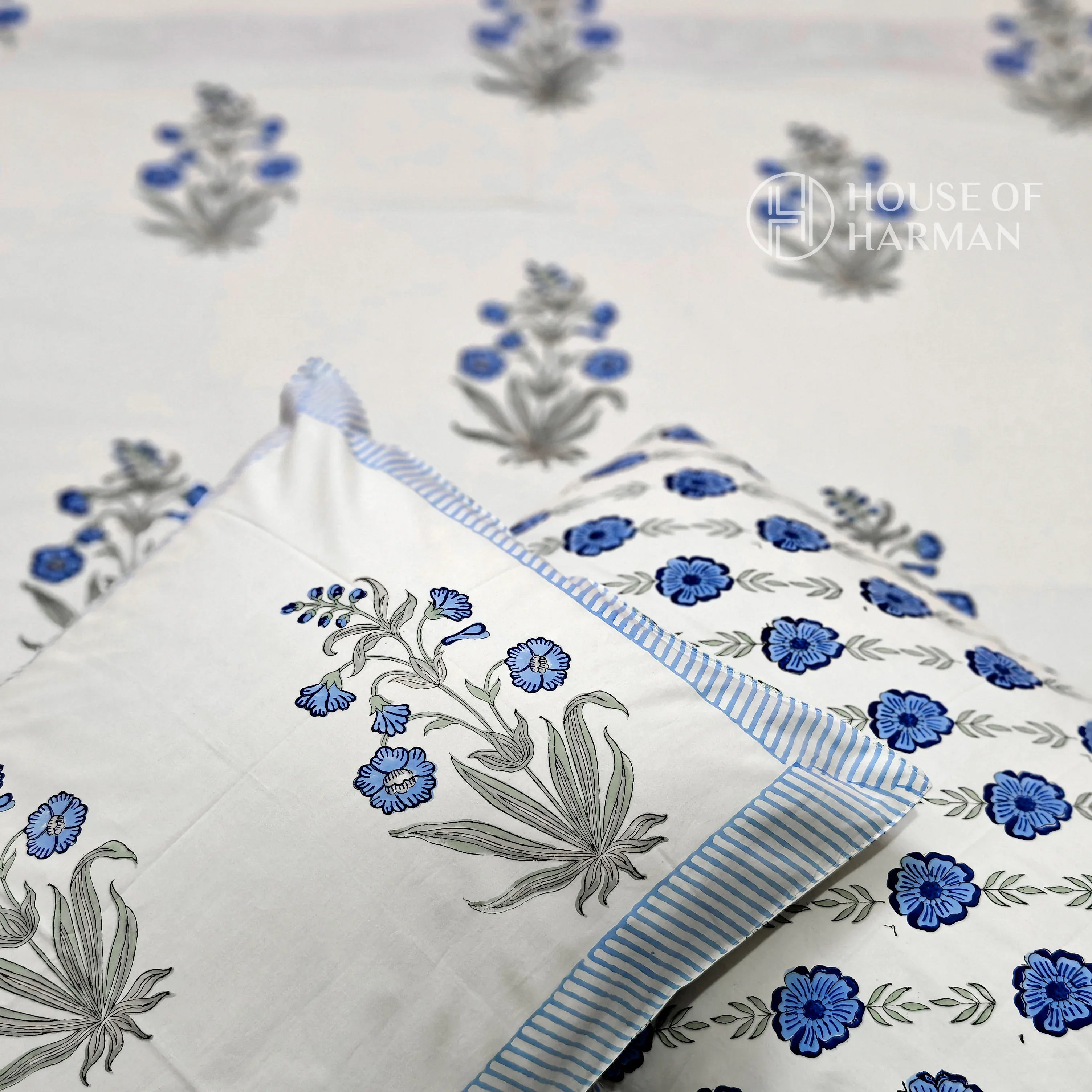 Blue Petal Elegance Bedsheet - HOUSE OF HARMAN