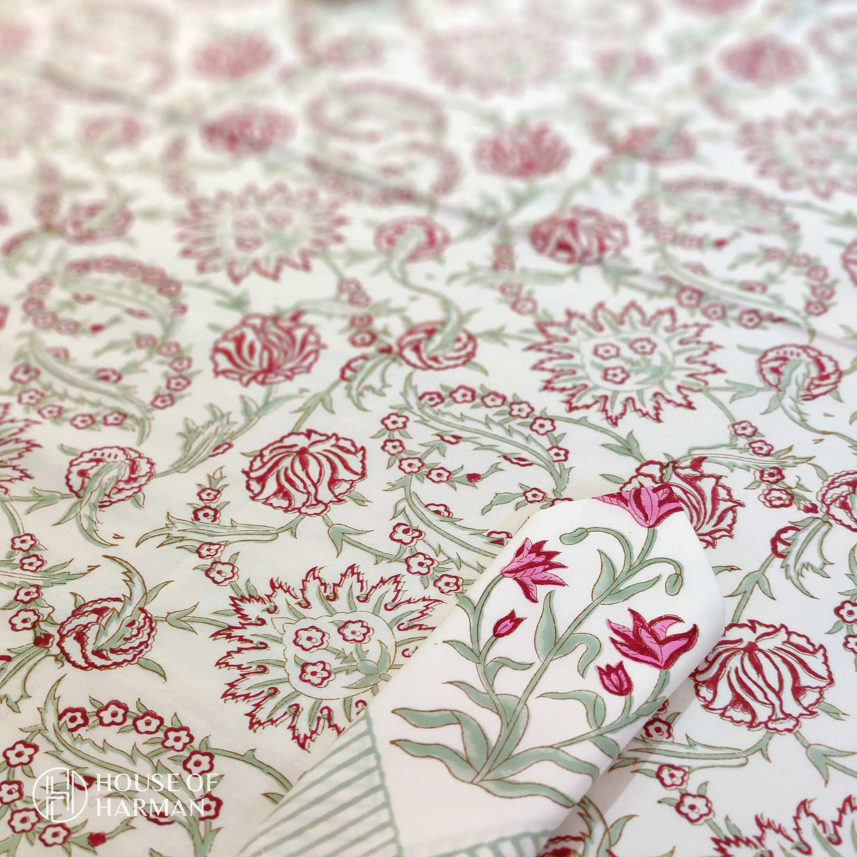 Spring Bloom Delight Table Cover (With Cotton Napkins) - HOUSE OF HARMAN