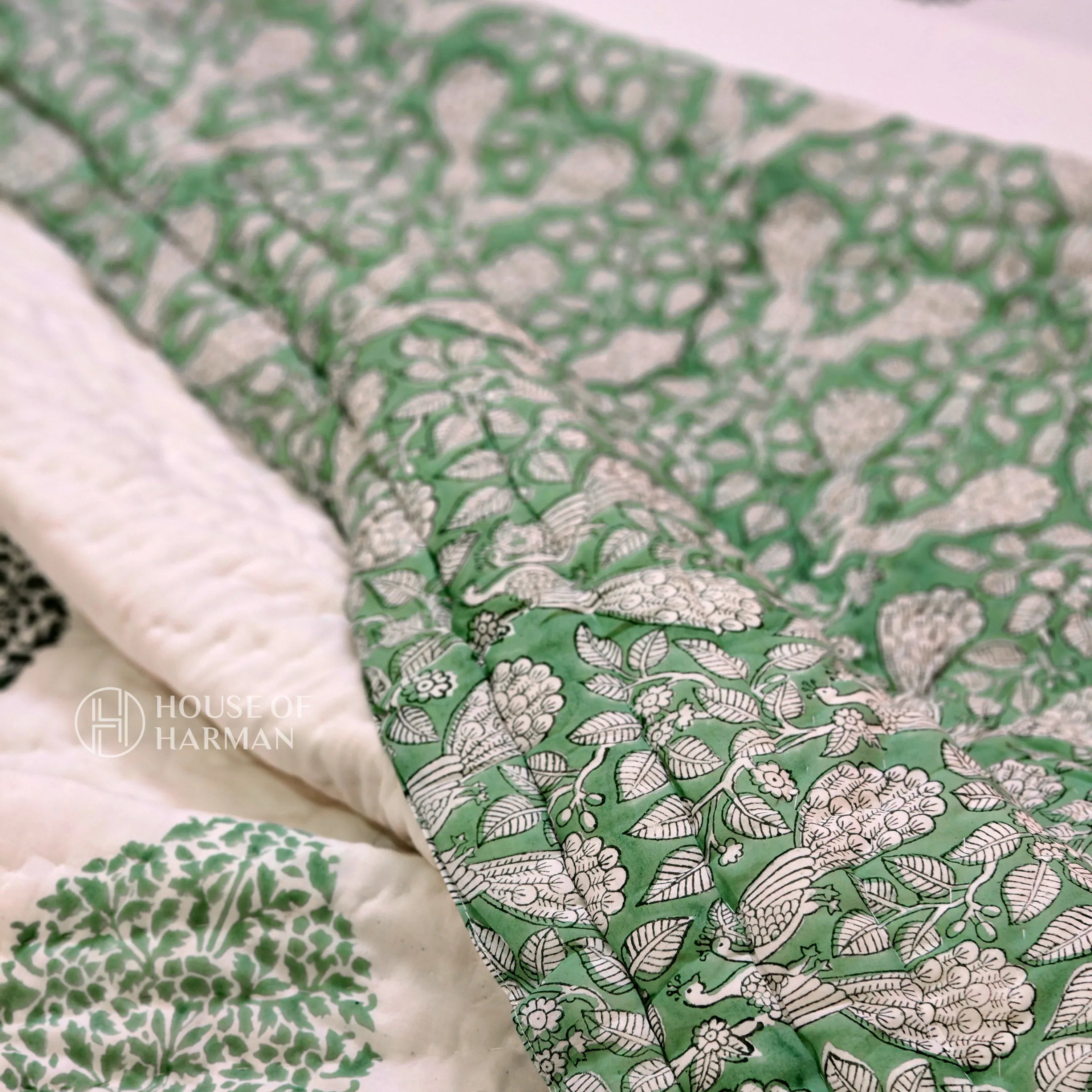 Emerald Spade Delight Bedsheet and Quilt - HOUSE OF HARMAN