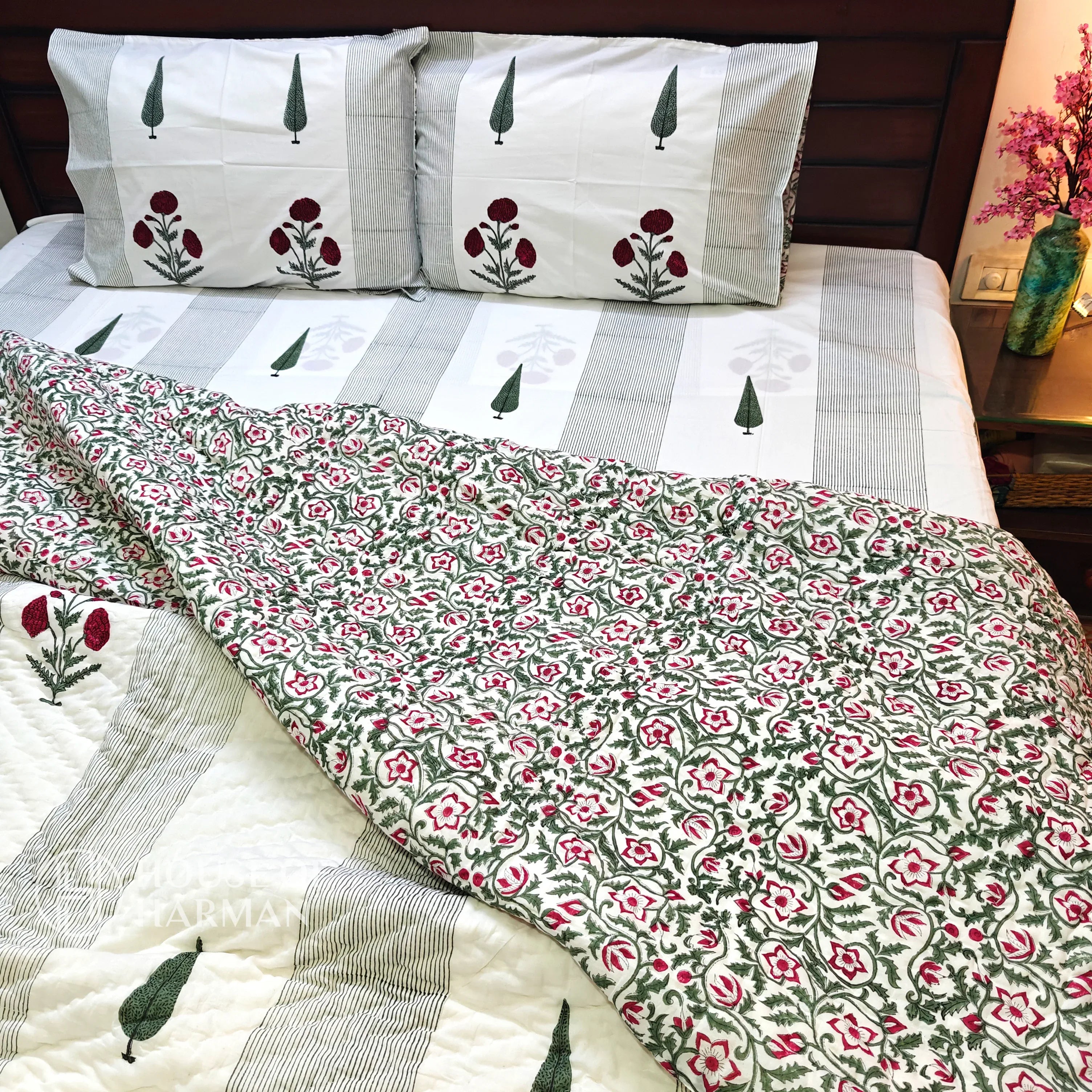 Flora Vista Elegance Bedsheet and Quilt - HOUSE OF HARMAN