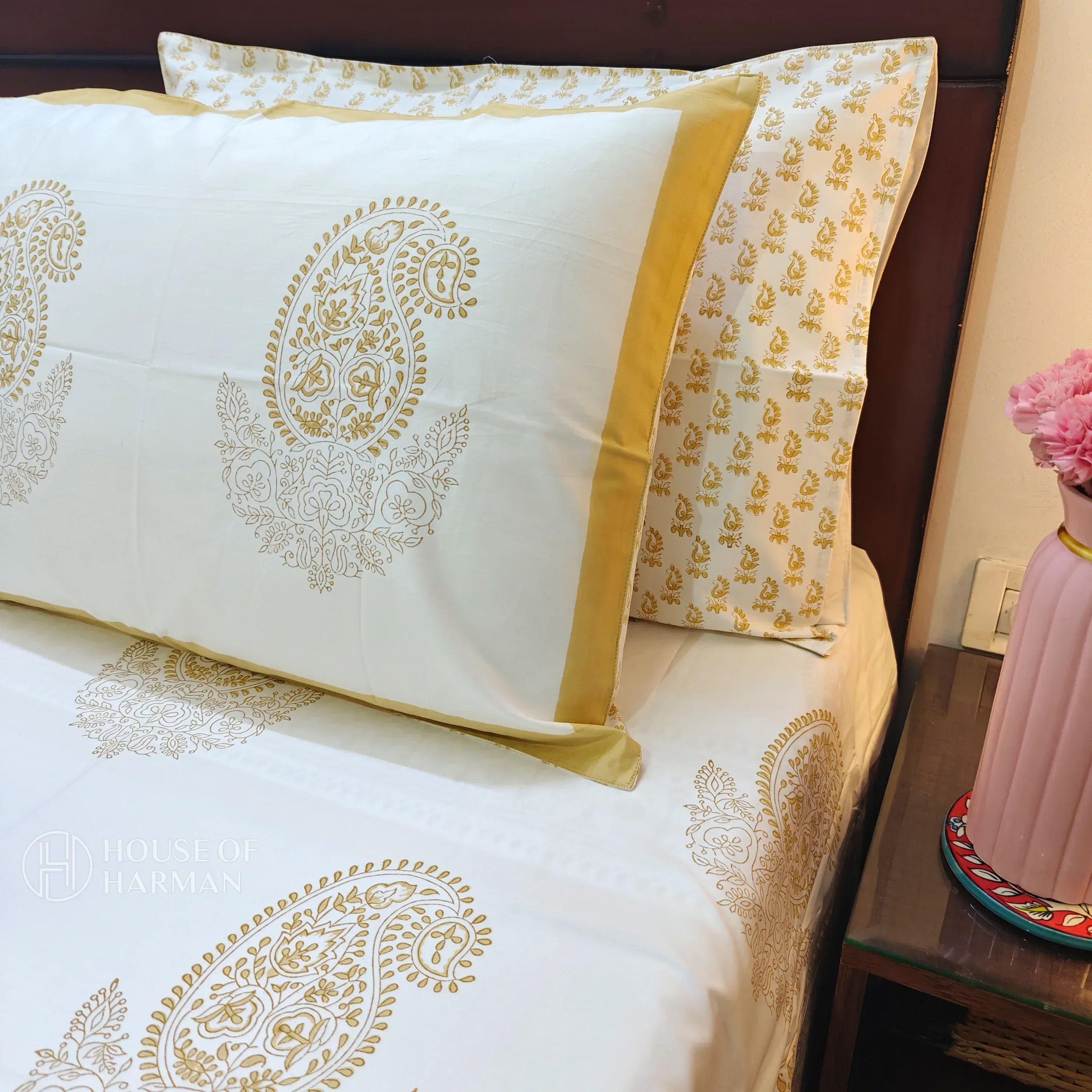 Golden Paisley Bloom Bedsheet - HOUSE OF HARMAN