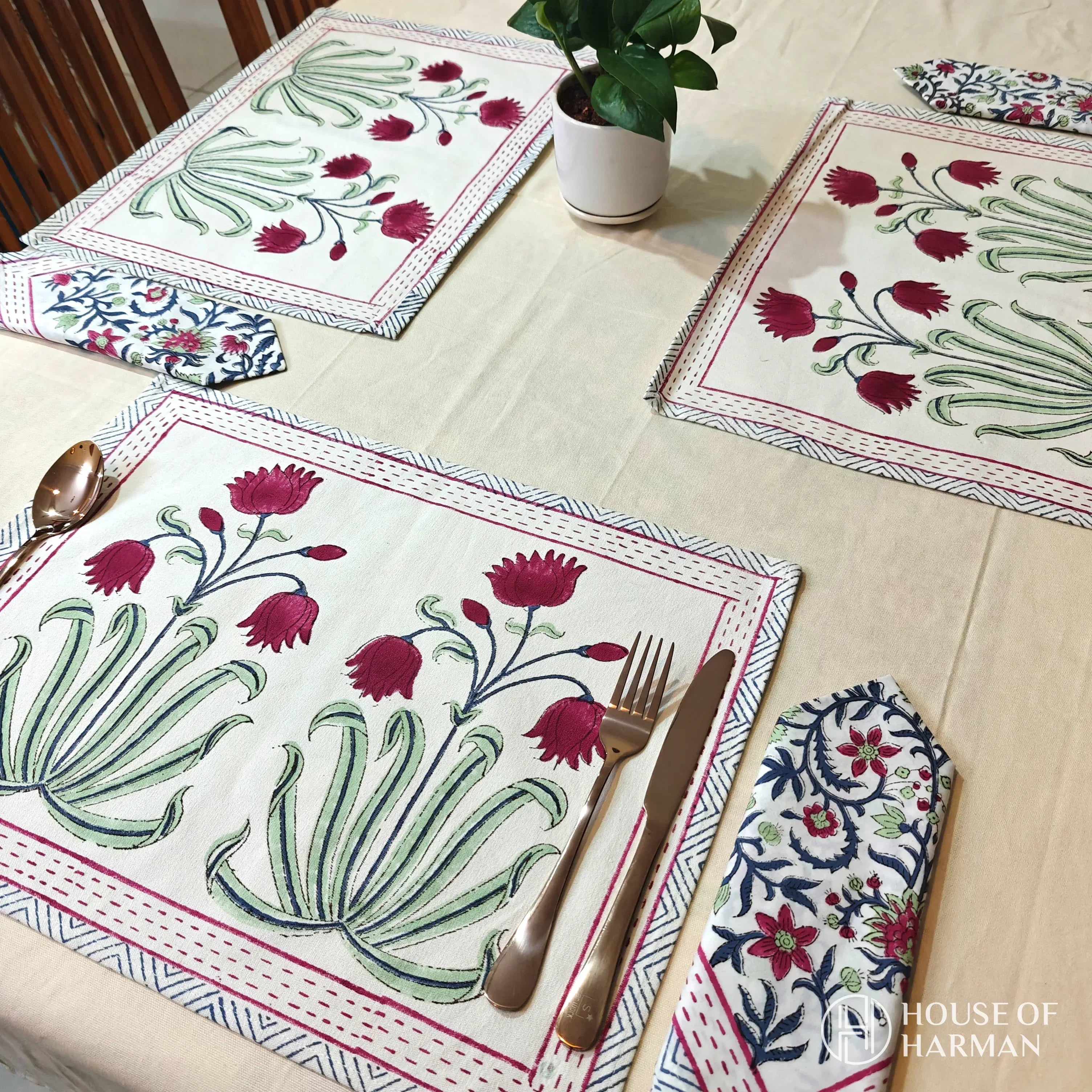 Magnolia Mist Placemats - HOUSE OF HARMAN