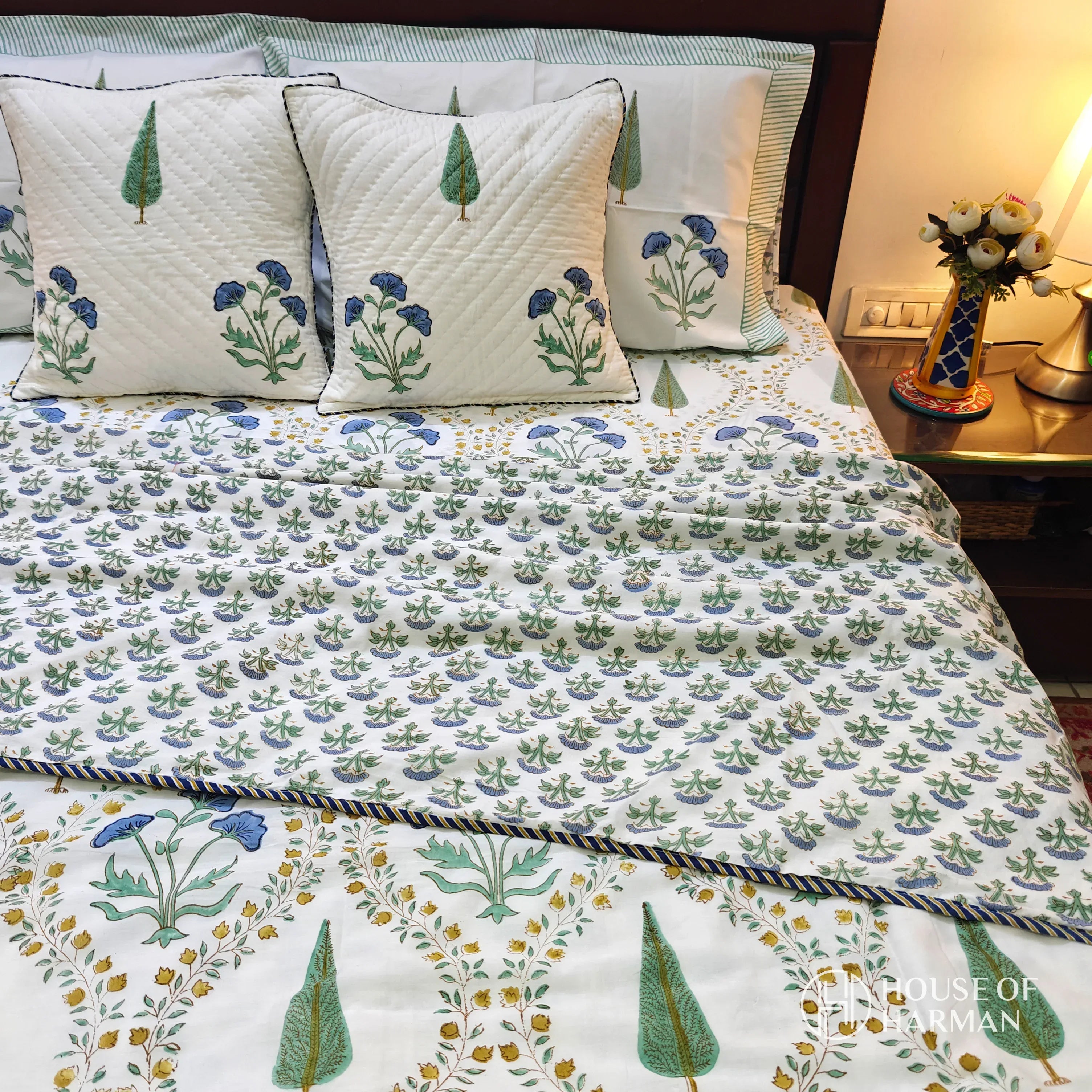Sapphire Pine Floral Jaal Bedsheet and Dohar - HOUSE OF HARMAN