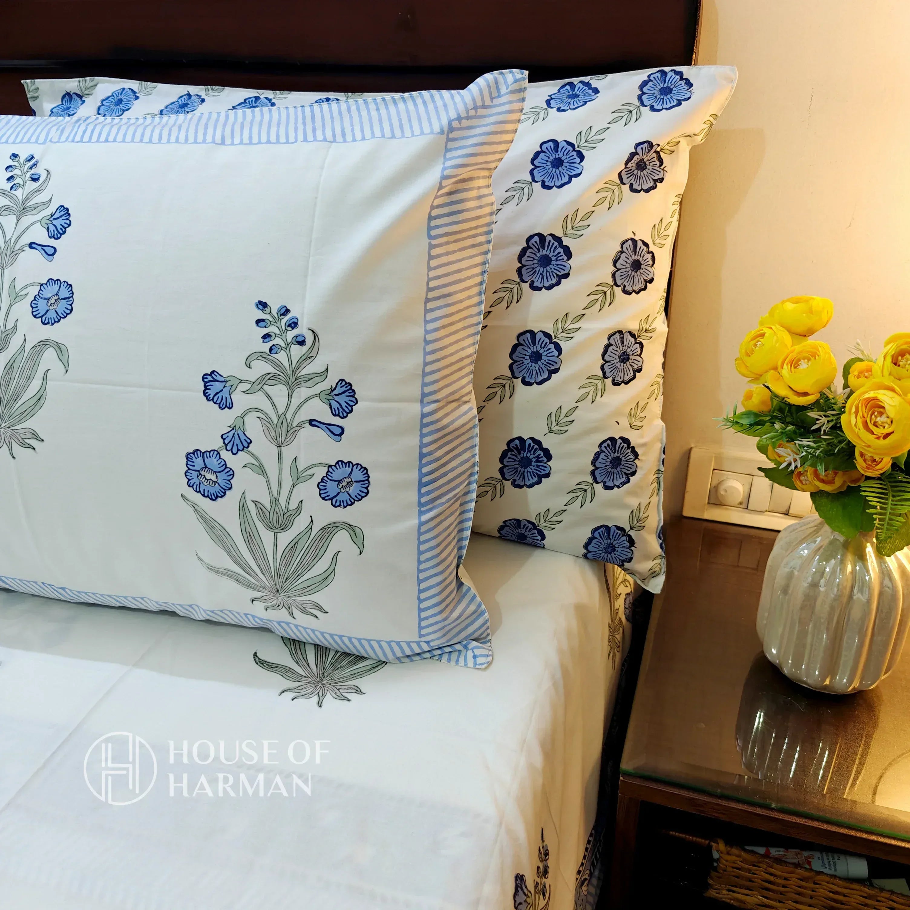 Blue Petal Elegance Bedsheet - HOUSE OF HARMAN