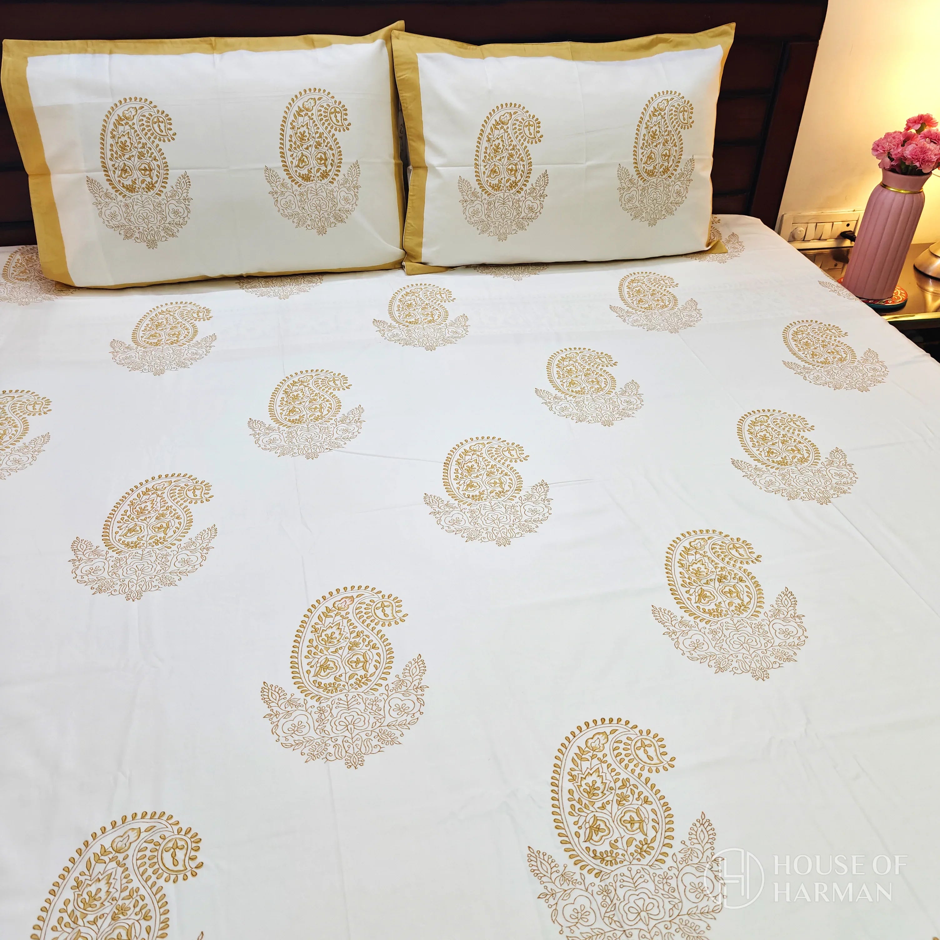 Golden Paisley Bloom Bedsheet - HOUSE OF HARMAN