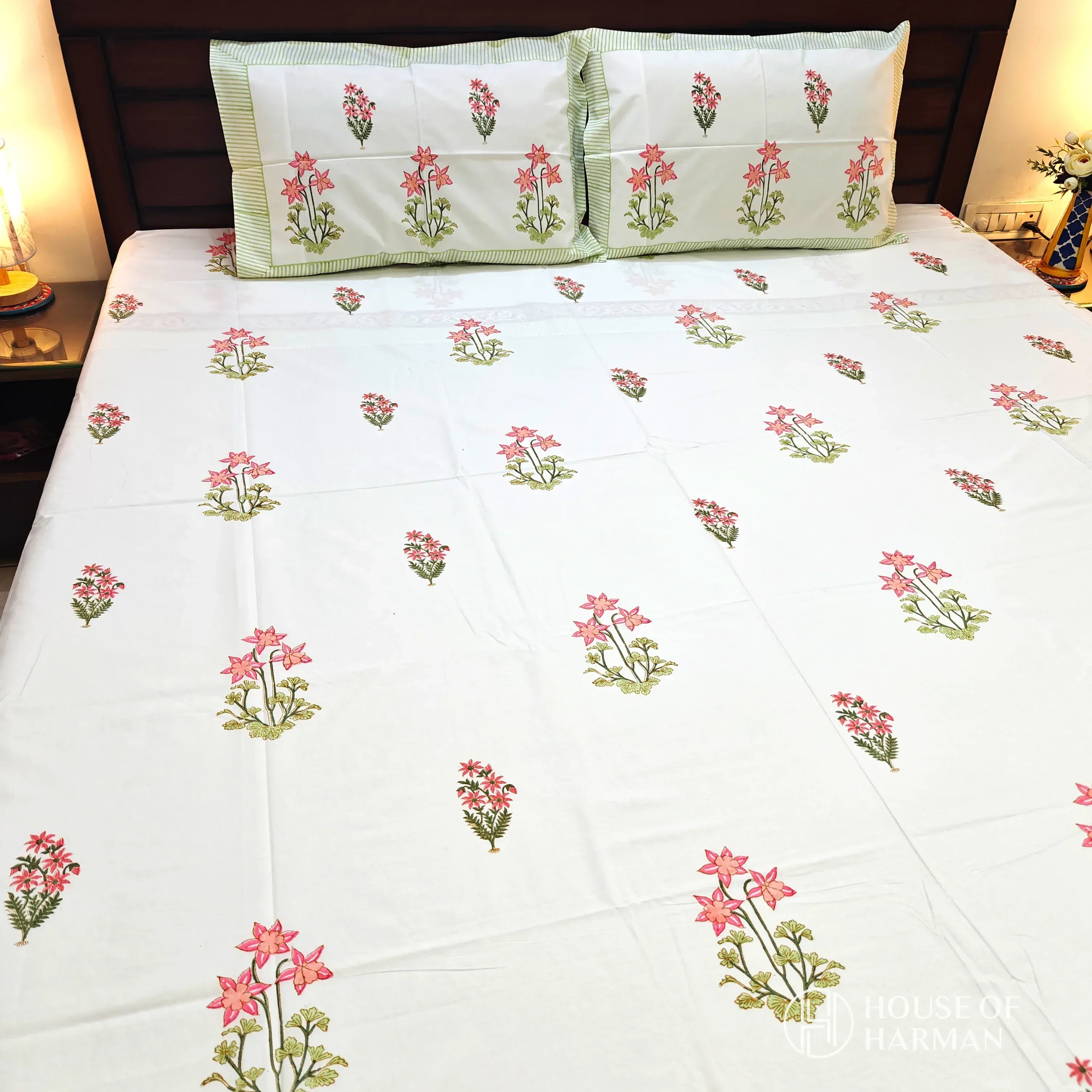 Floral Medley Dreams Bedsheet - HOUSE OF HARMAN