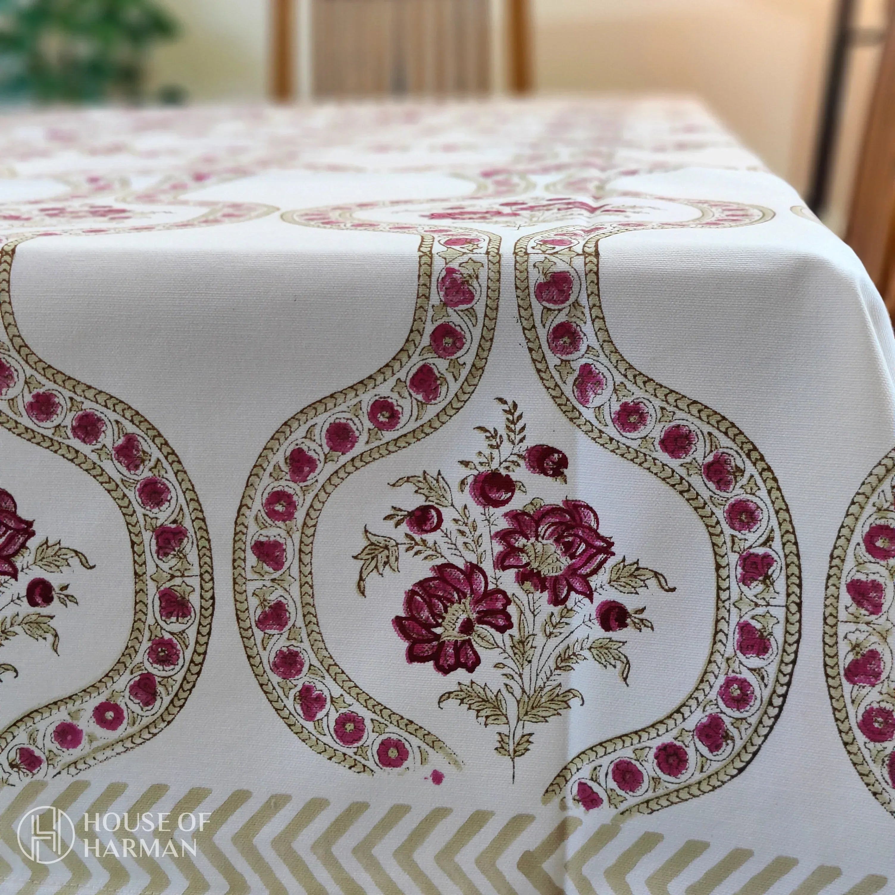Crimson Waves Table Cover - HOUSE OF HARMAN