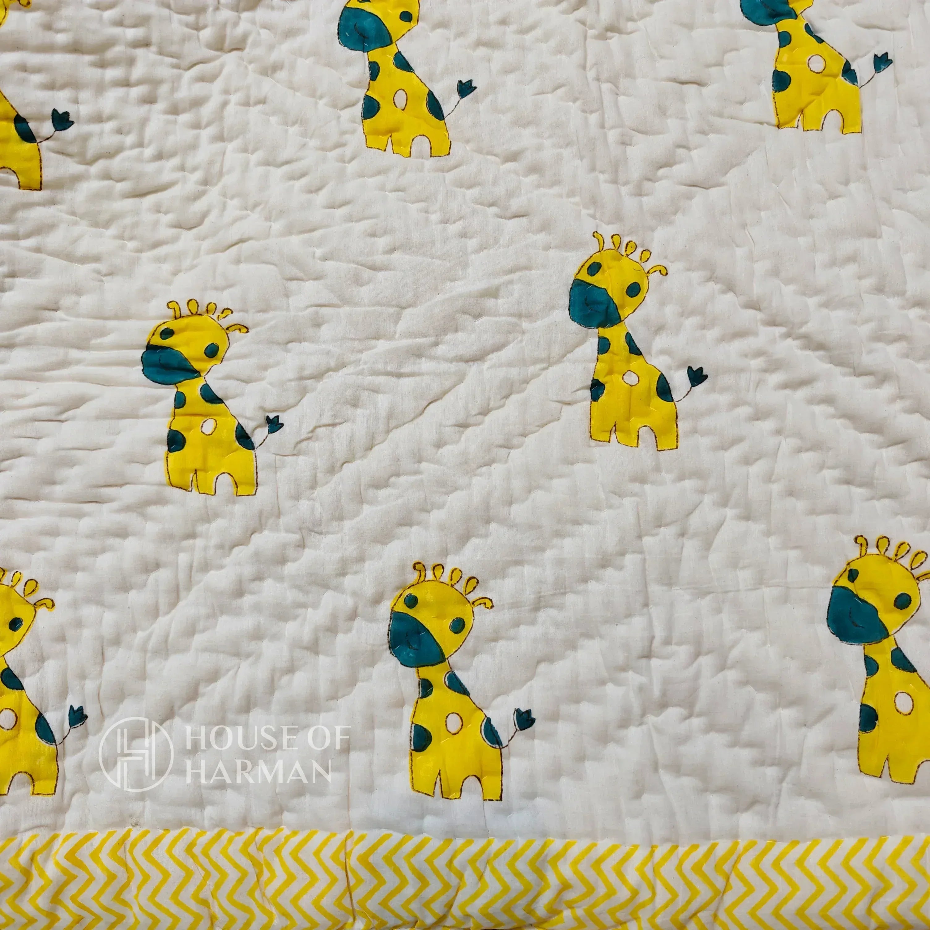 Giraffe Giggles Baby Quilt - HOUSE OF HARMAN