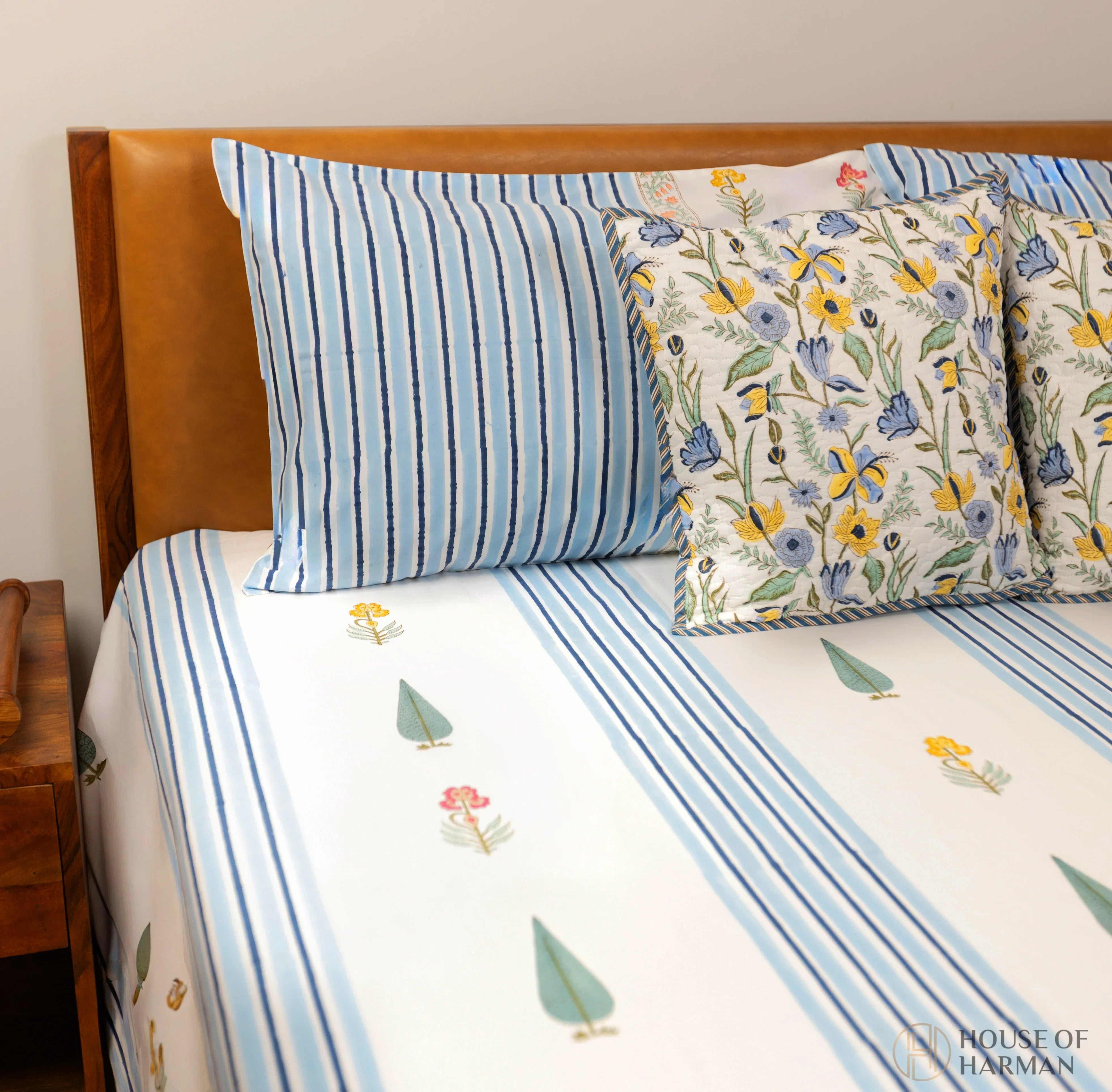 Meadow Bloom Stripes Bedsheet - HOUSE OF HARMAN