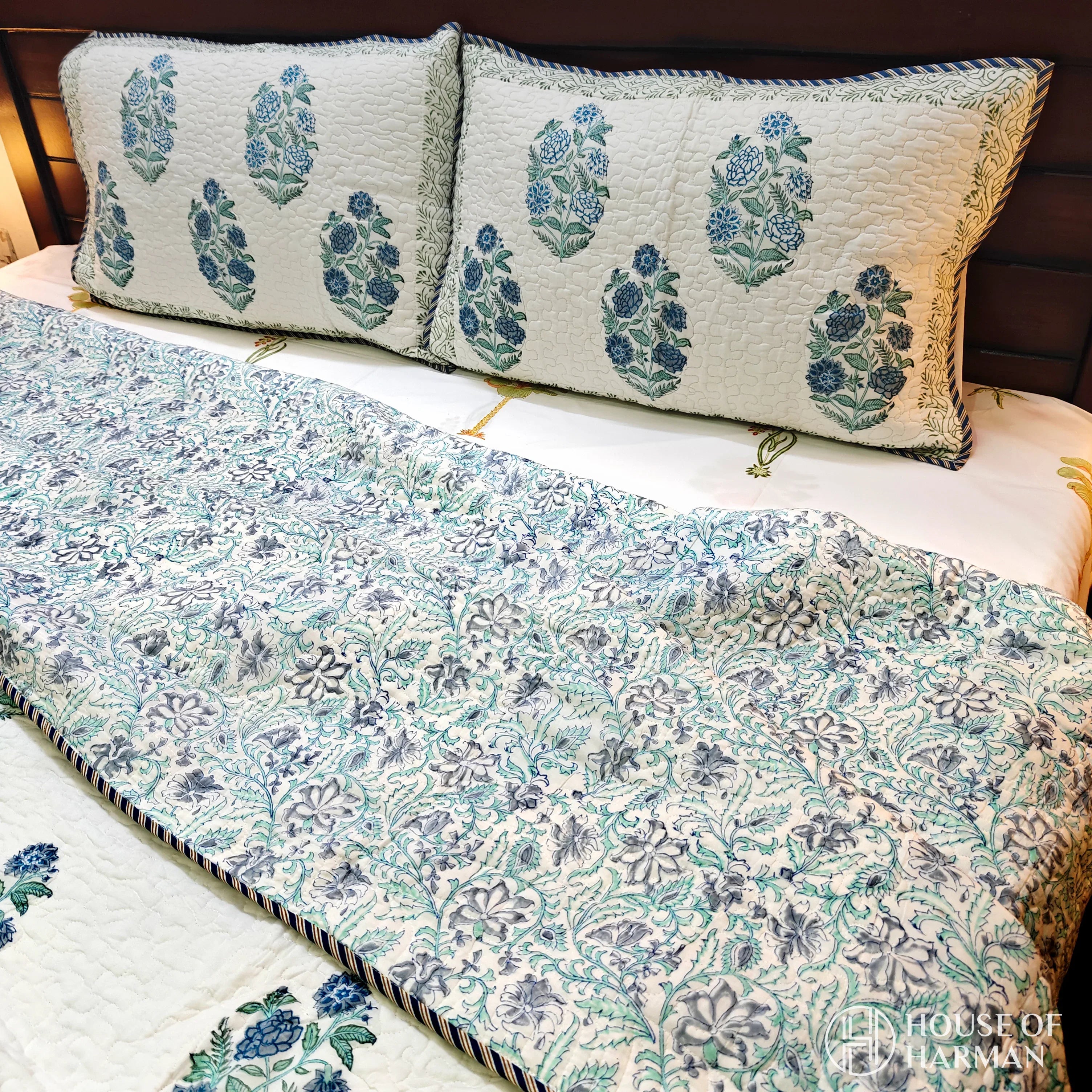 Navya Neelbagh Bedcover - HOUSE OF HARMAN