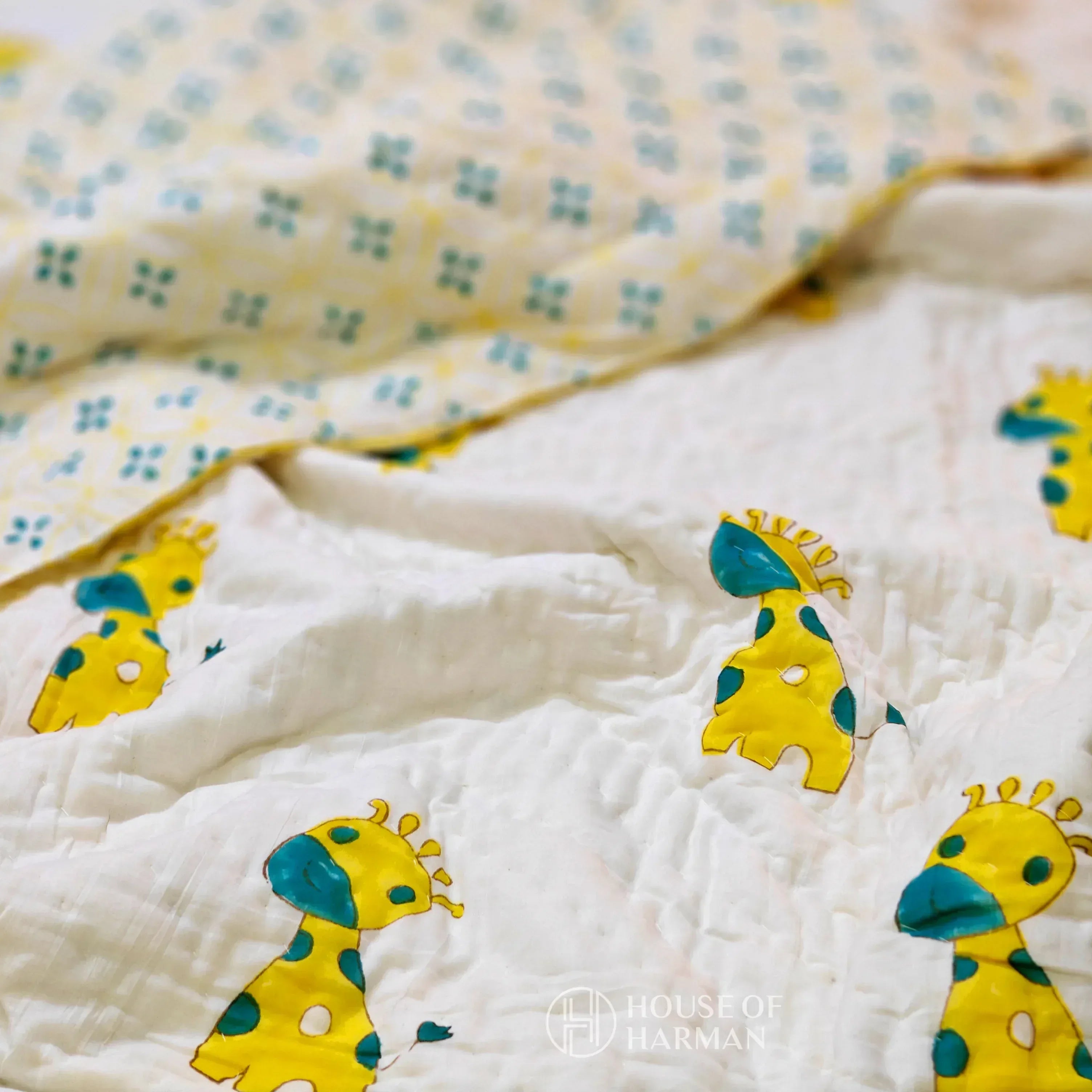 Giraffe Giggles Quilt - HOUSE OF HARMAN