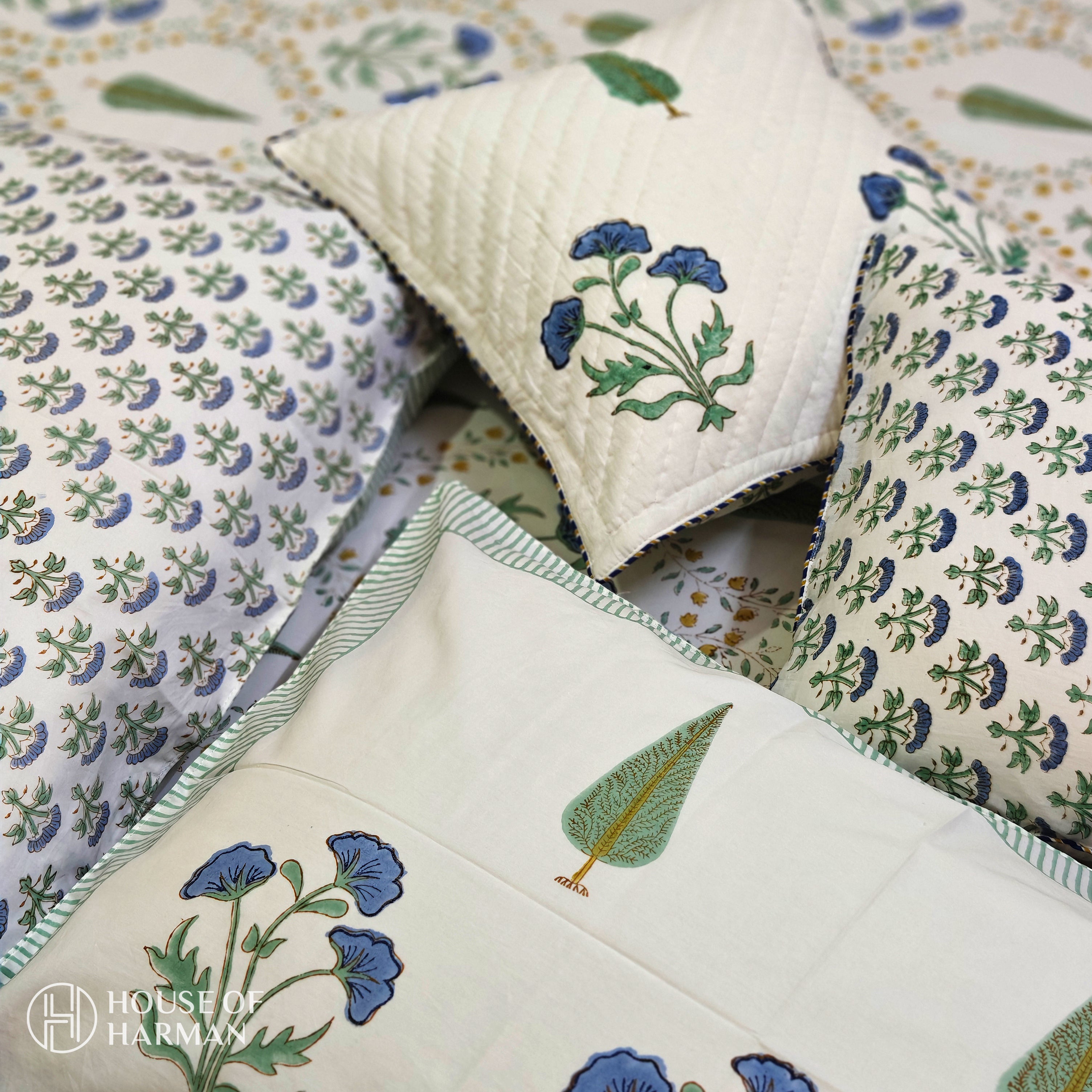 Sapphire Pine Floral Jaal Bedsheet