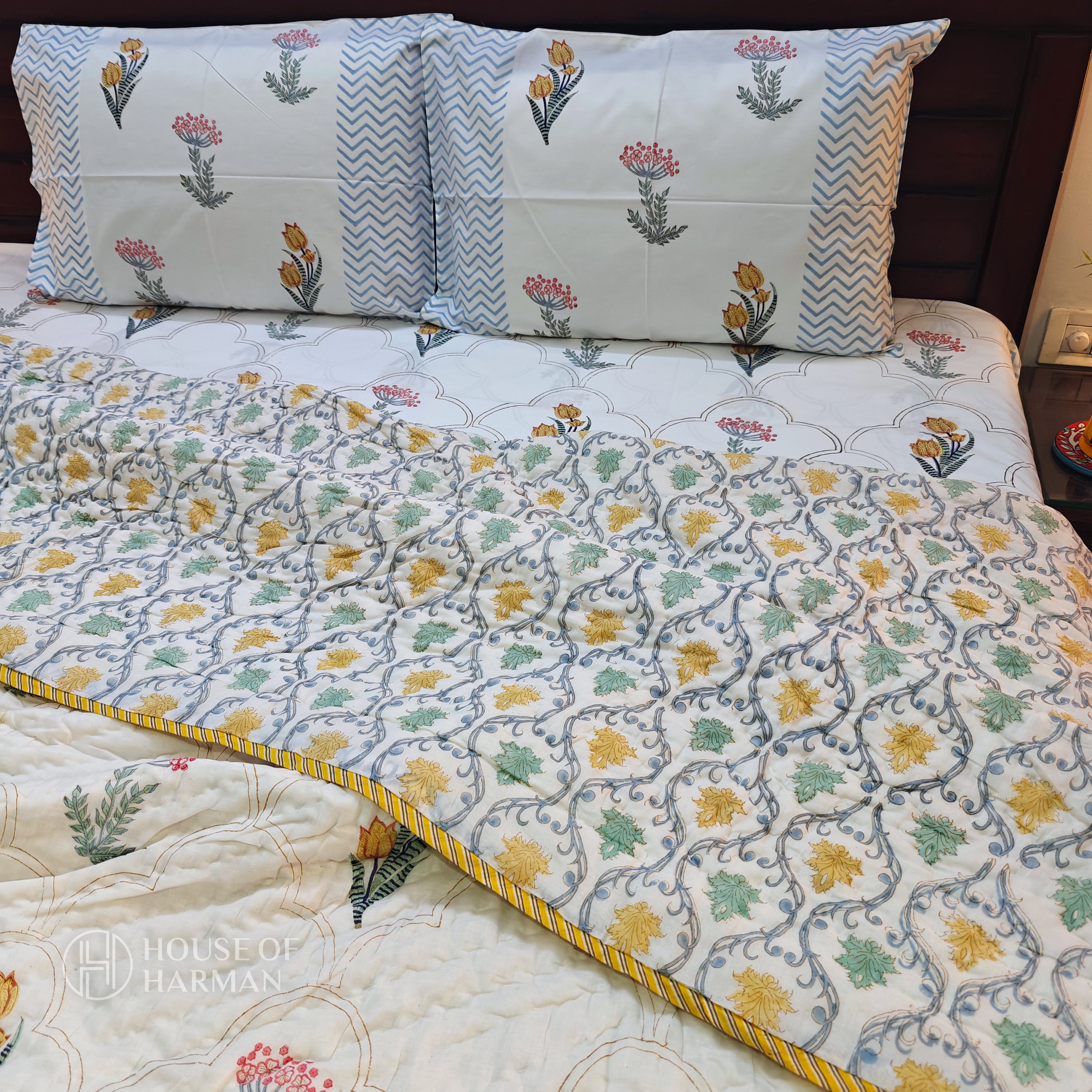 Jharokha Charbagh Quilt
