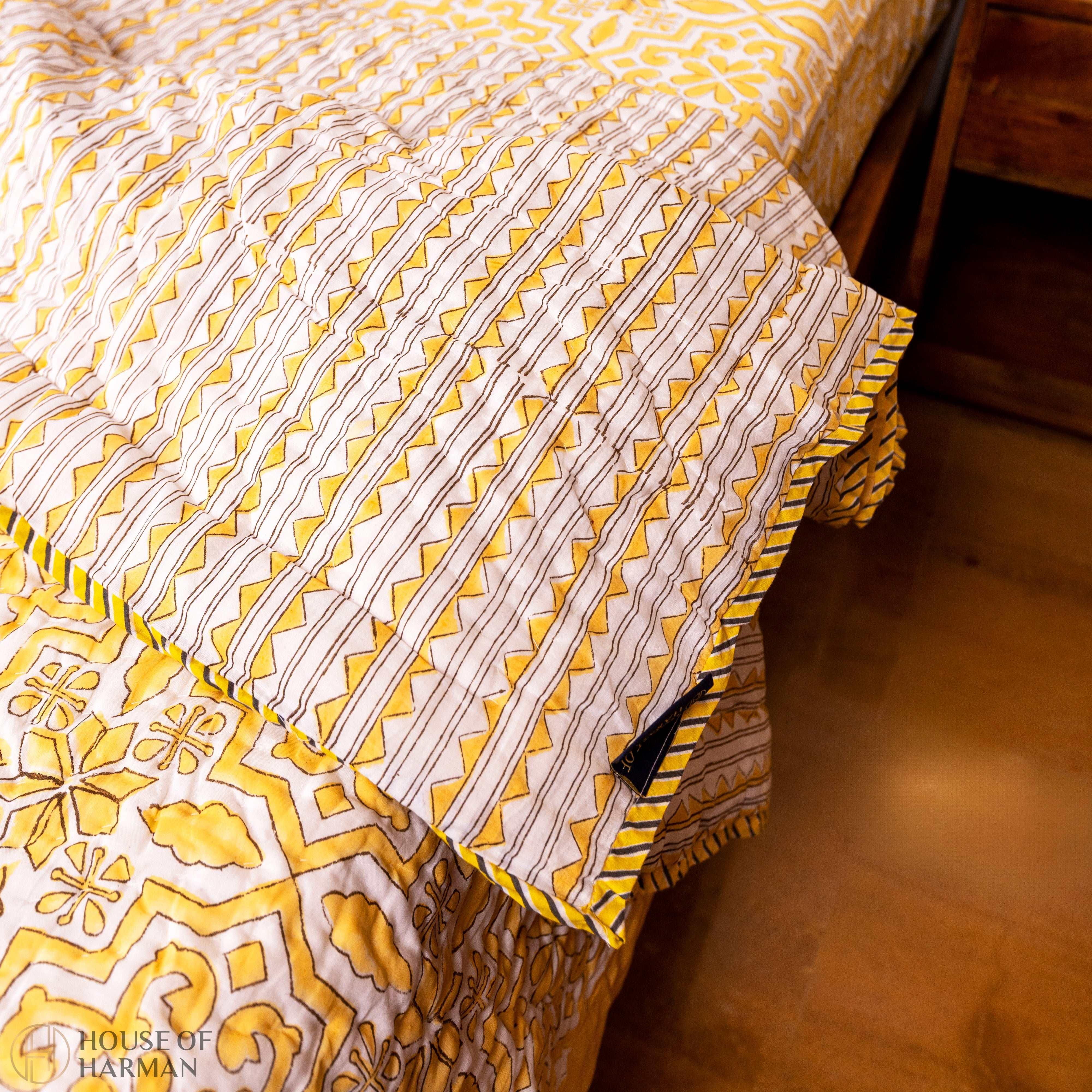 Golden Lattice Dream Bedsheet and Quilt - HOUSE OF HARMAN