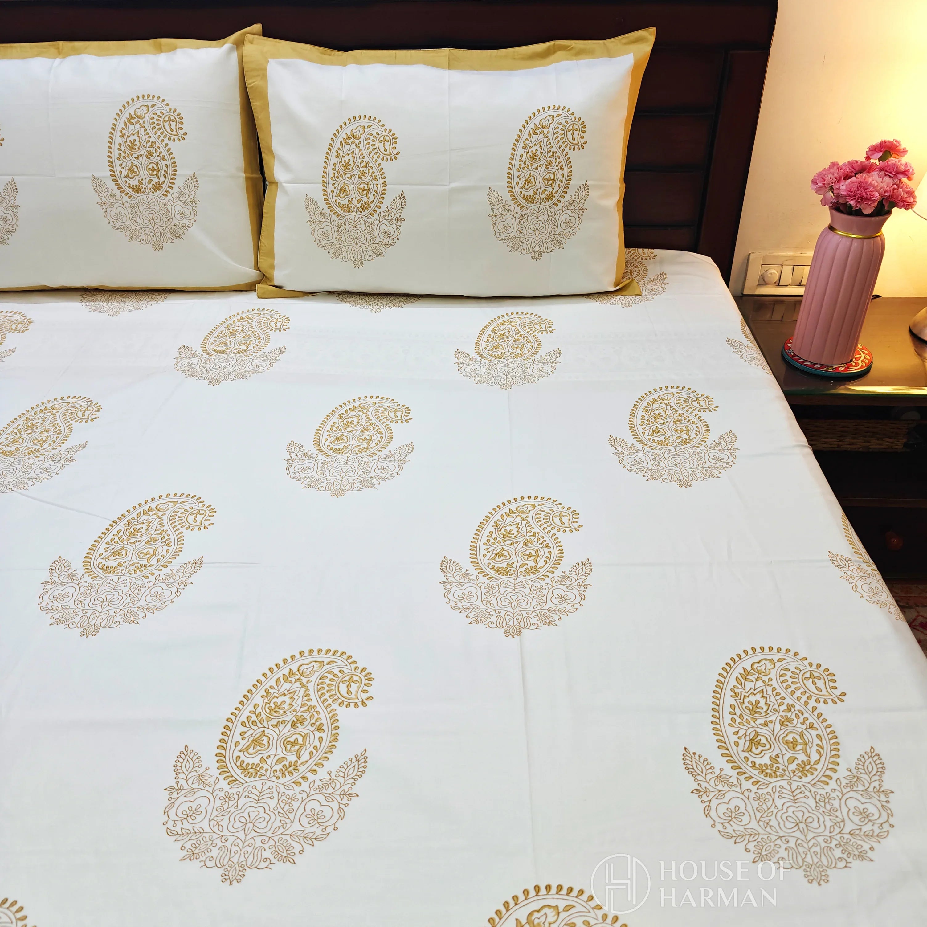 Golden Paisley Bloom Bedsheet - HOUSE OF HARMAN