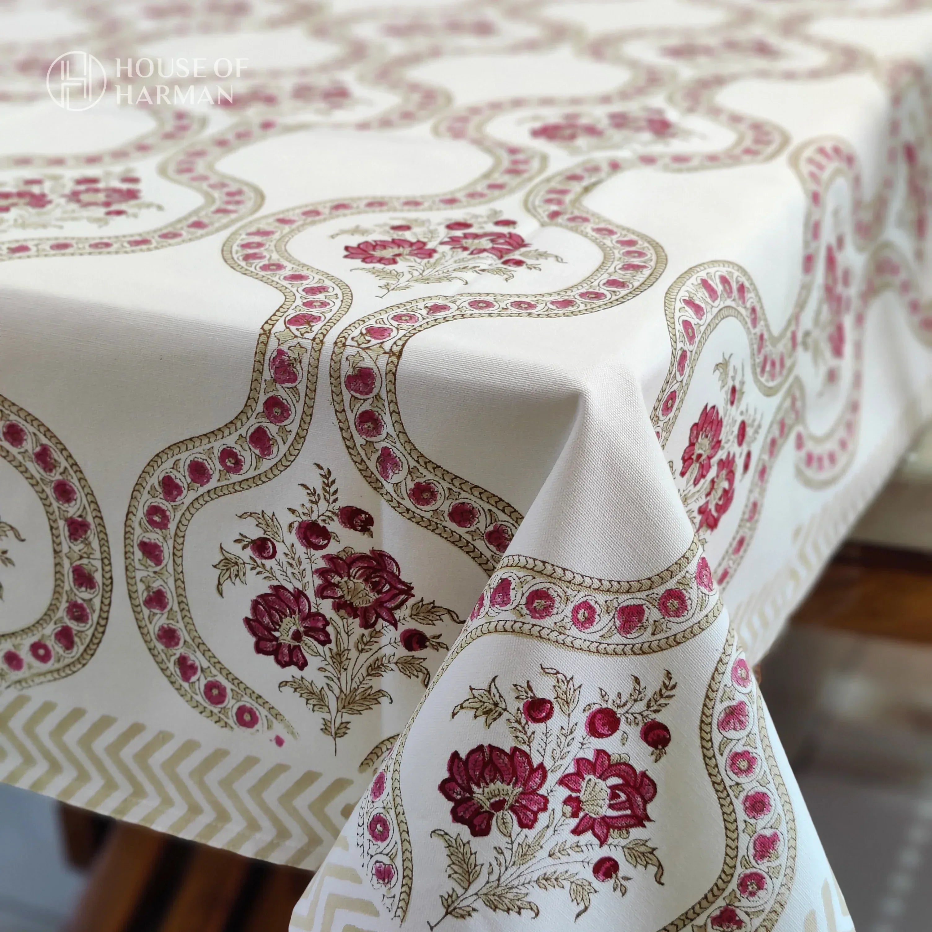 Crimson Waves Table Cover - HOUSE OF HARMAN