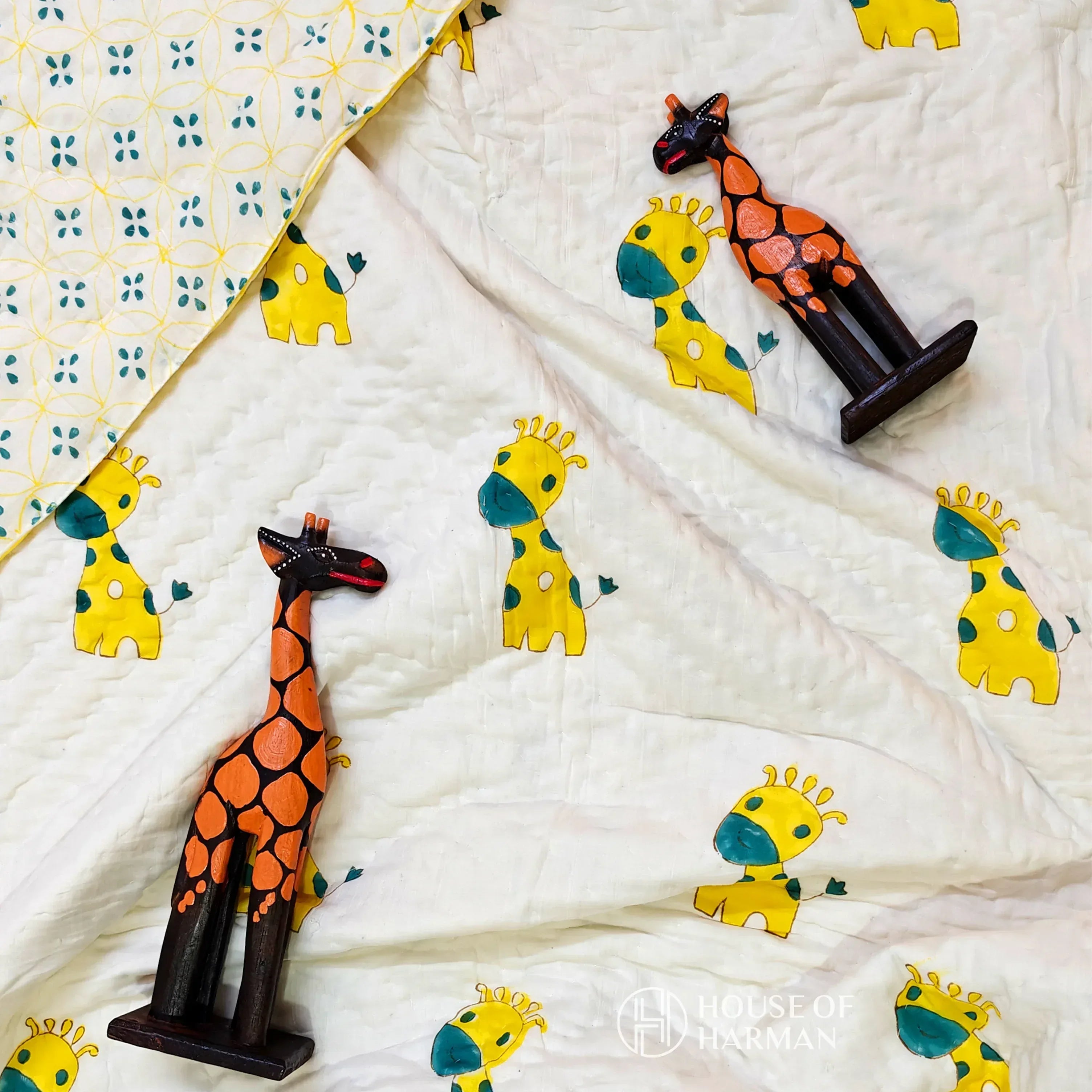 Giraffe Giggles Quilt - HOUSE OF HARMAN