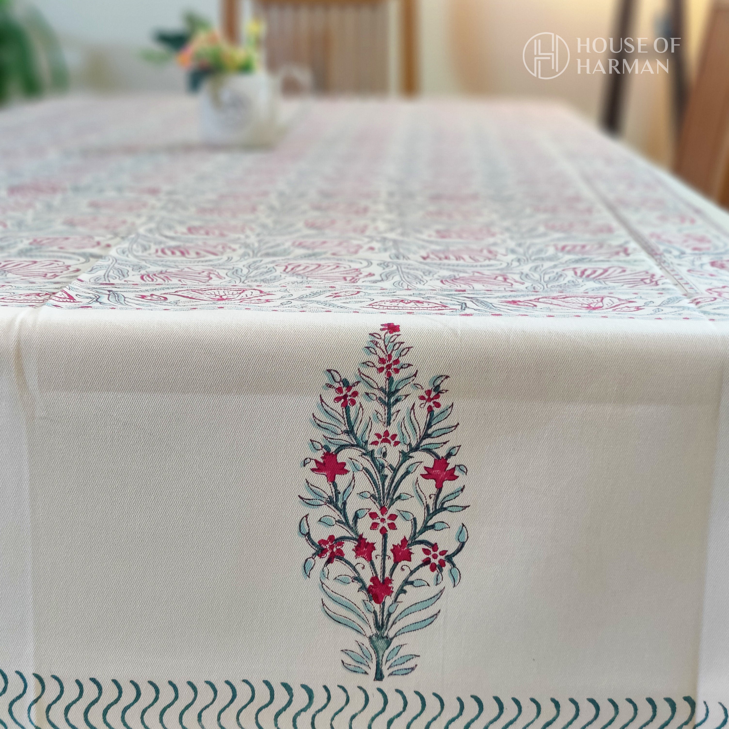 Dainty Floral Delight Table Cover