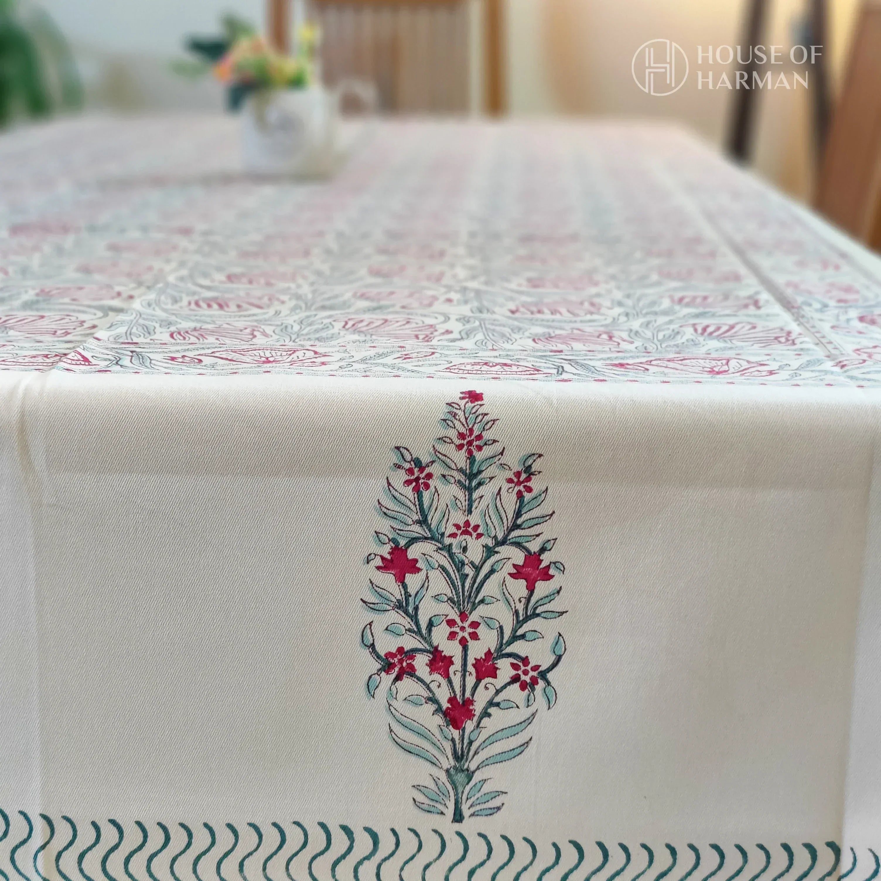 Dainty Floral Delight Table Cover - HOUSE OF HARMAN