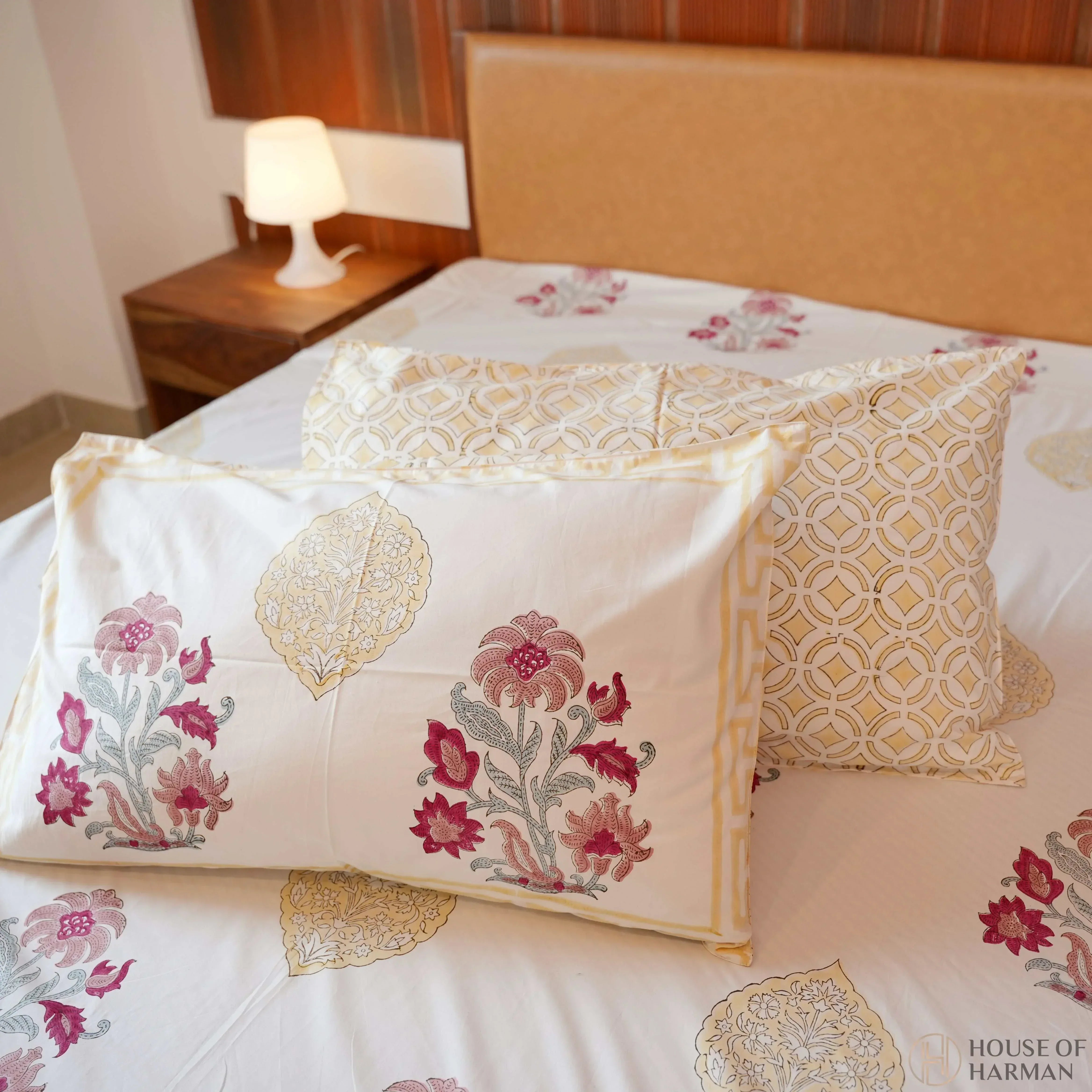 Mughal Ruby Bloom Bedsheet and Dohar - HOUSE OF HARMAN