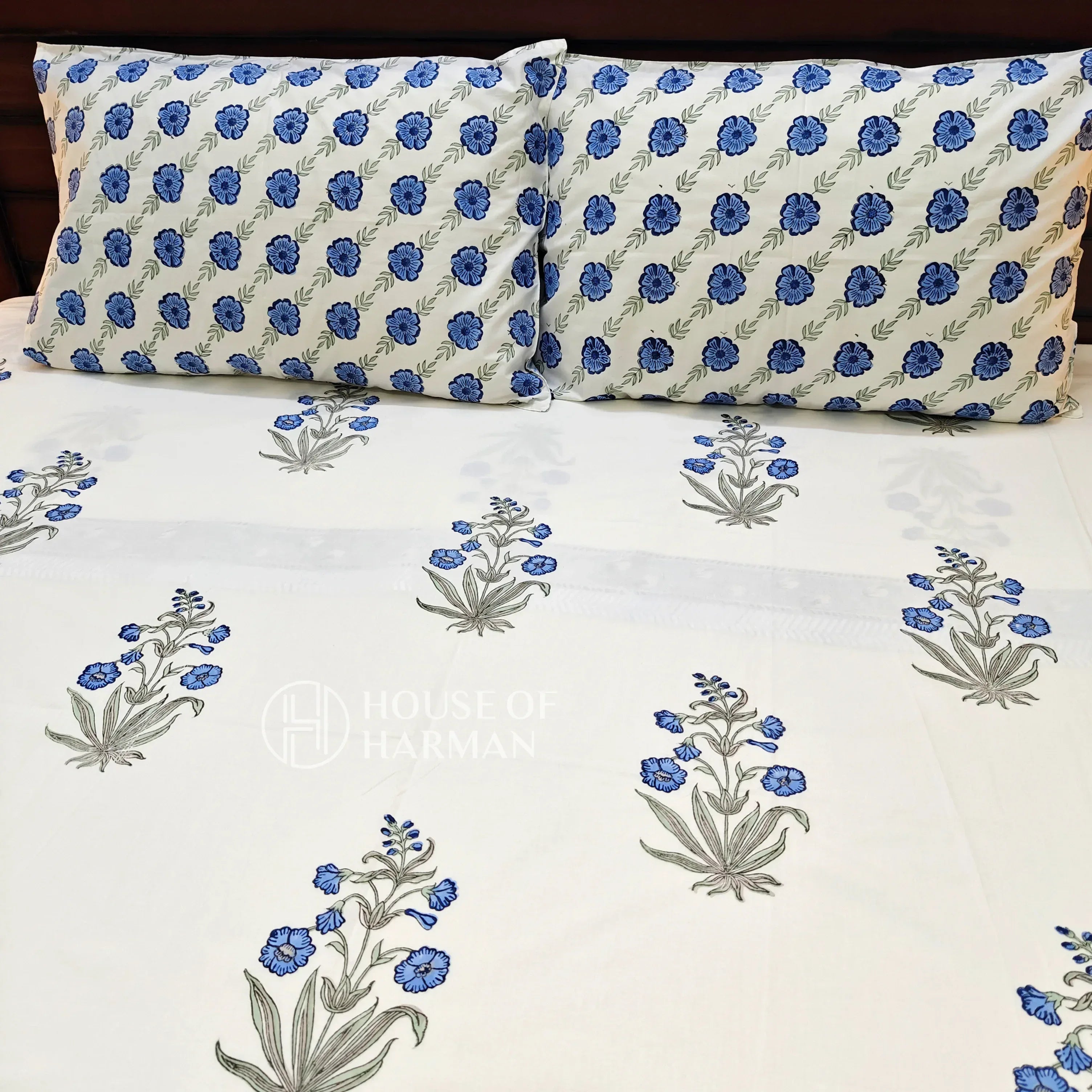 Blue Petal Elegance Bedsheet - HOUSE OF HARMAN