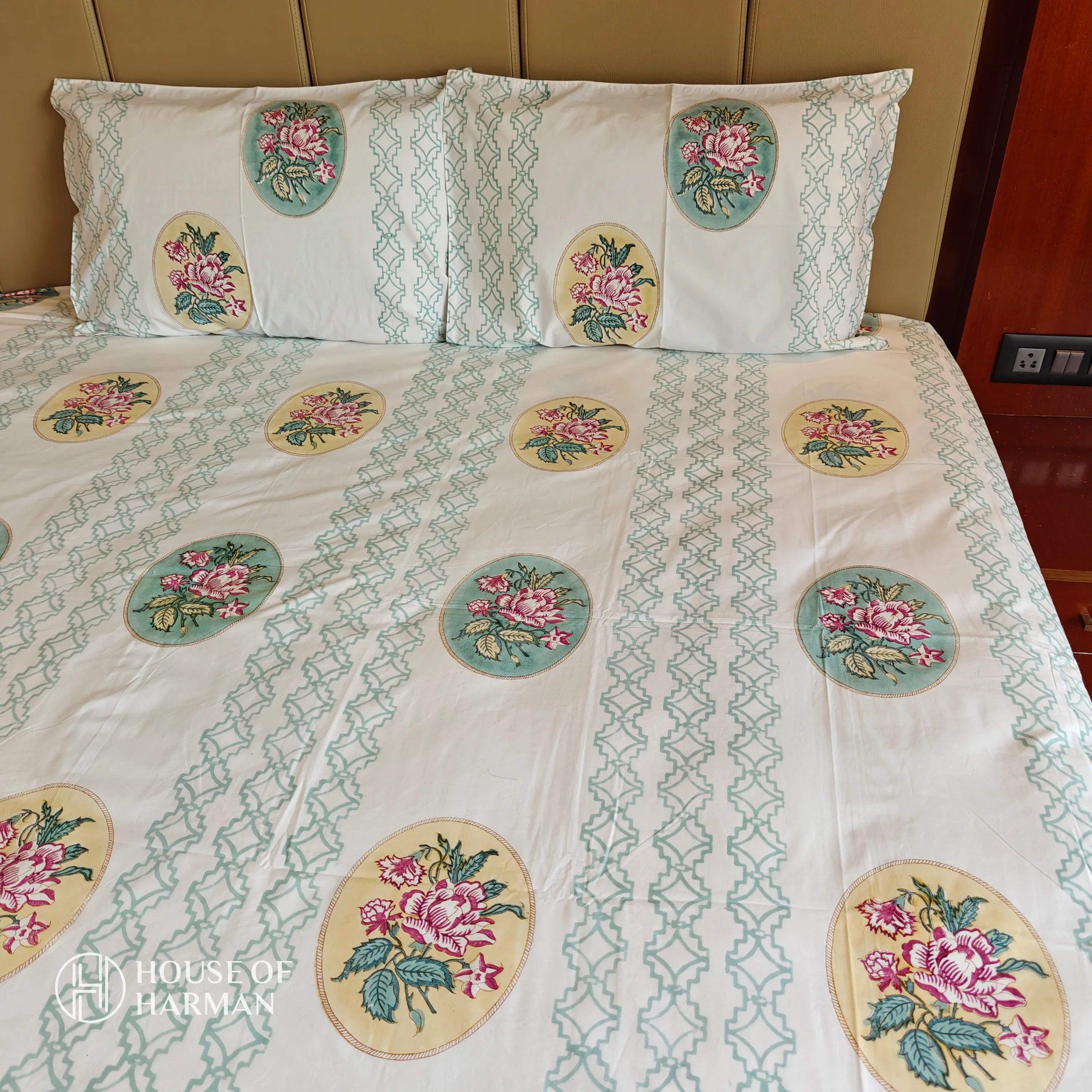 Blushing Rose Elegance Bedsheet - HOUSE OF HARMAN