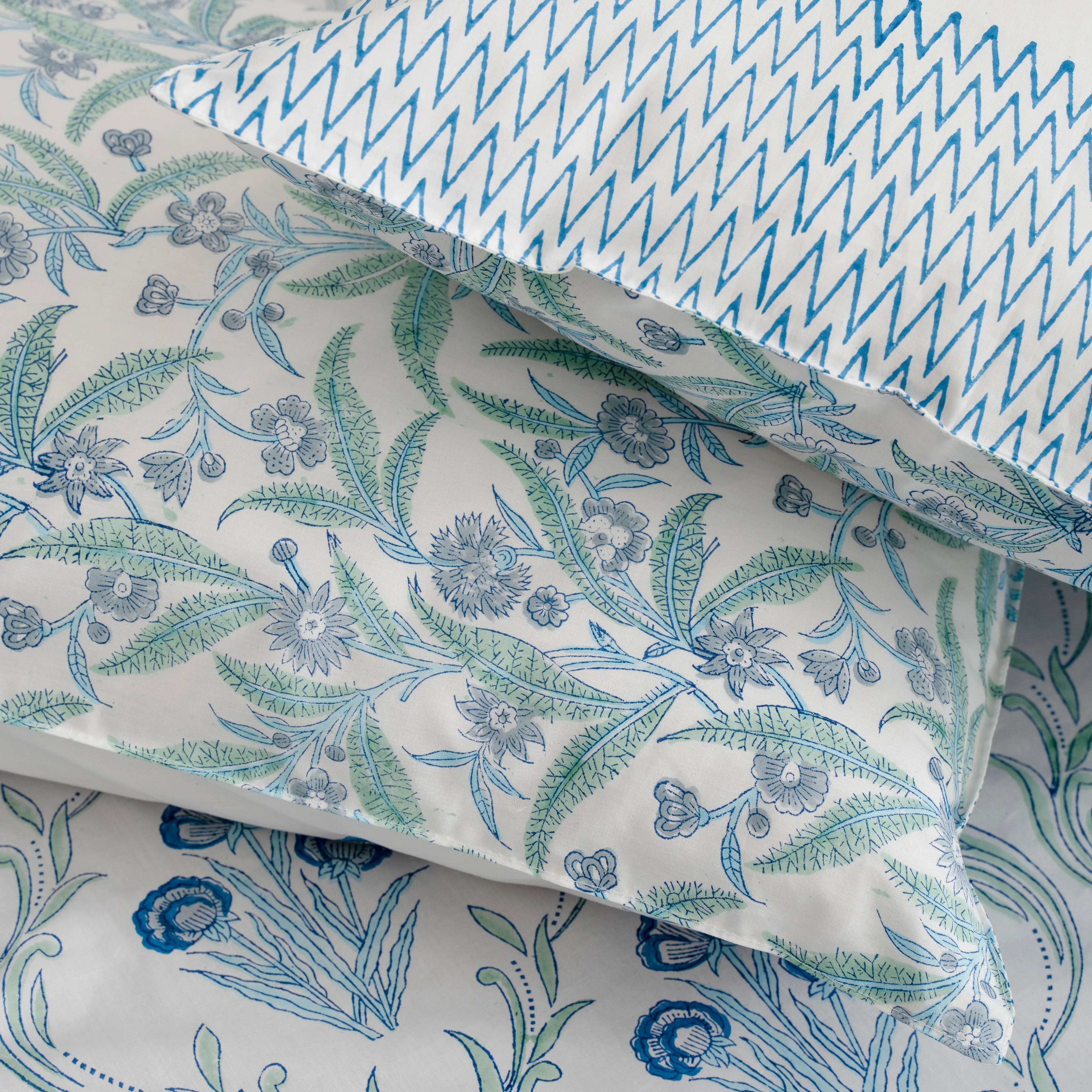 Azure Dreams Bedsheet - HOUSE OF HARMAN