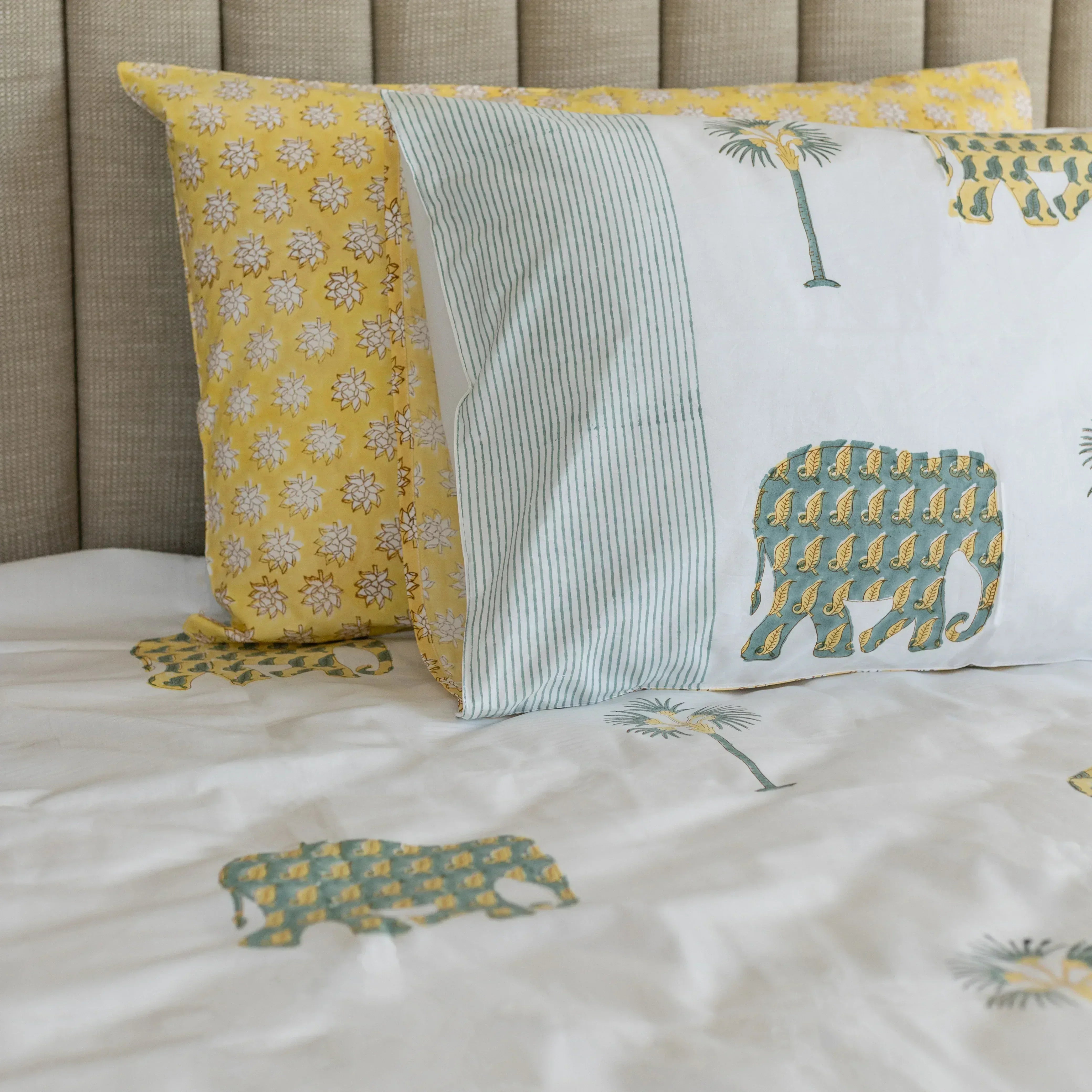 Trunk Tales Serenity Bedsheet and Quilt - HOUSE OF HARMAN