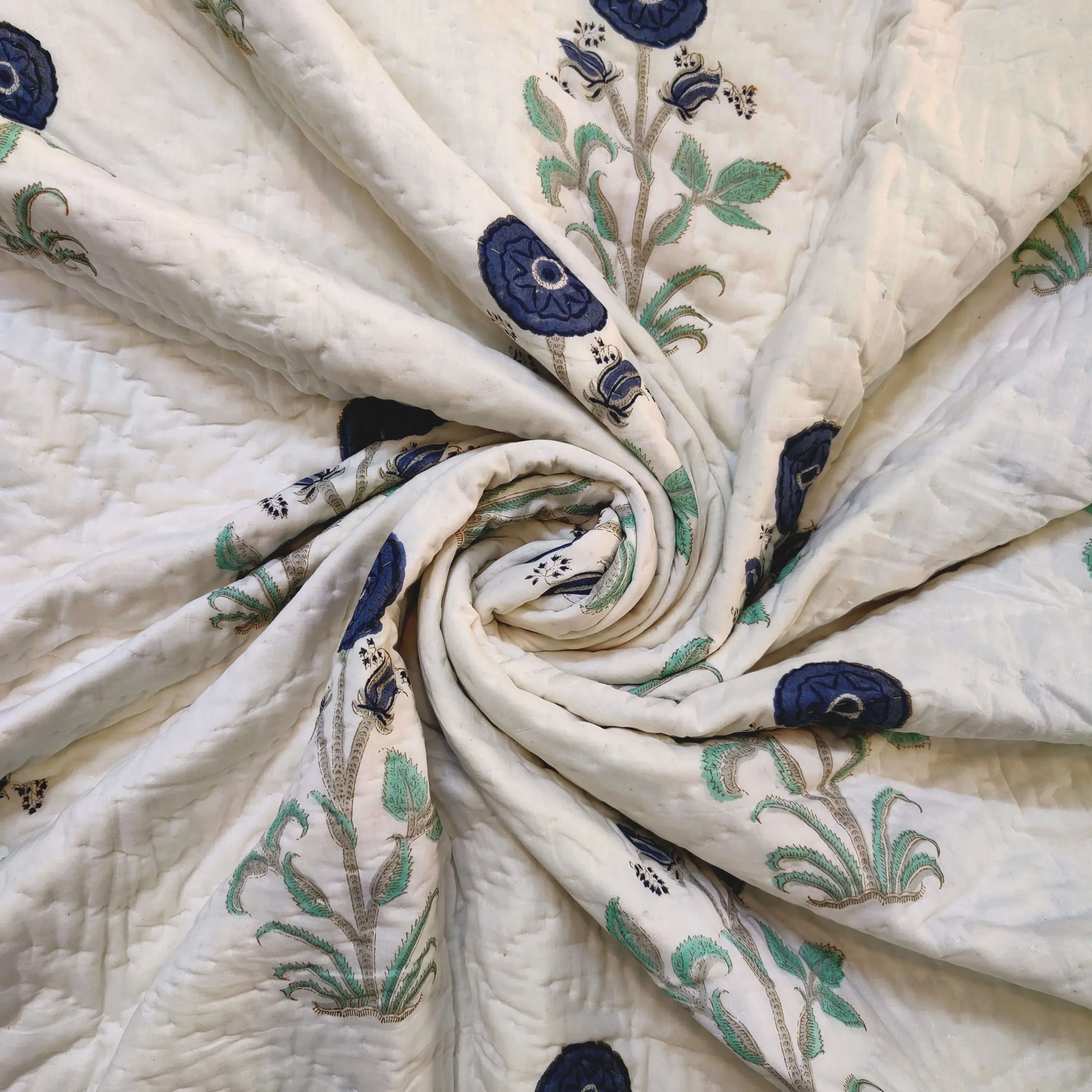 Blue Blossoms Quilt - HOUSE OF HARMAN
