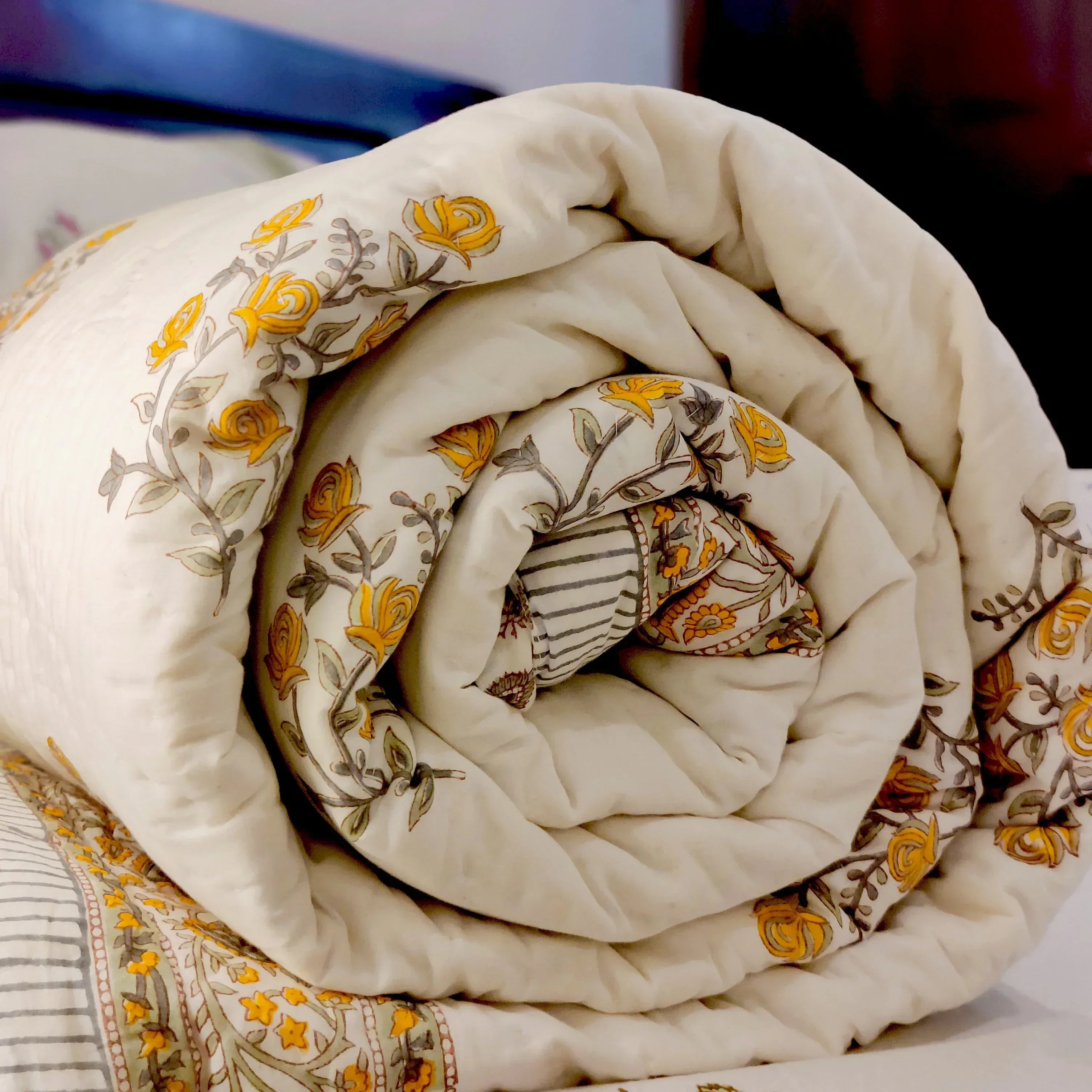 Yellow Vines and Roses Quilt - HOUSE OF HARMAN