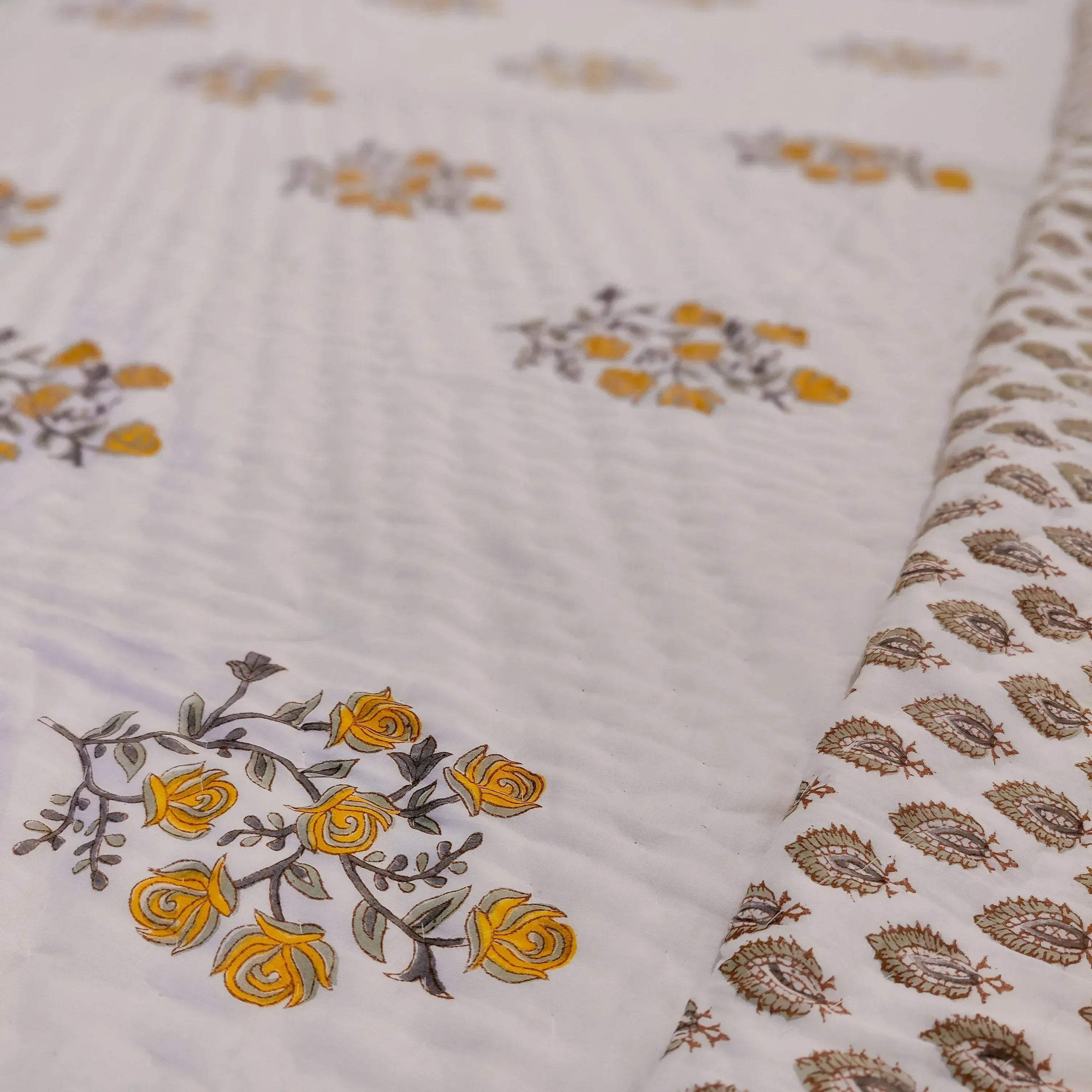 Yellow Vines and Roses Quilt - HOUSE OF HARMAN