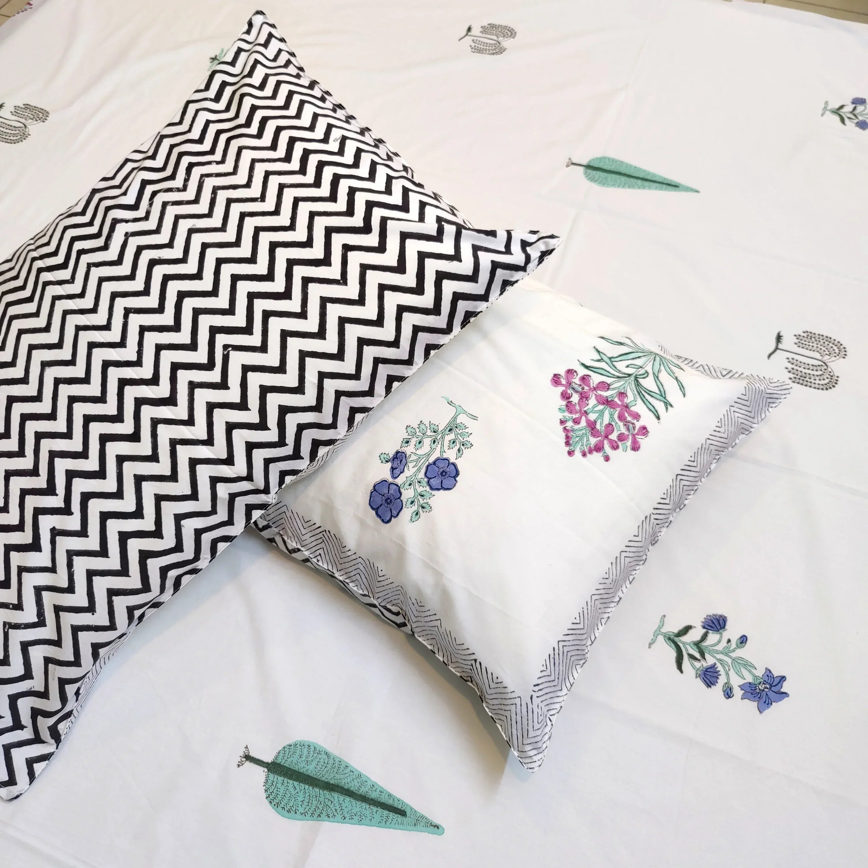 Classic Guldasta Bedsheet and Dohar - HOUSE OF HARMAN