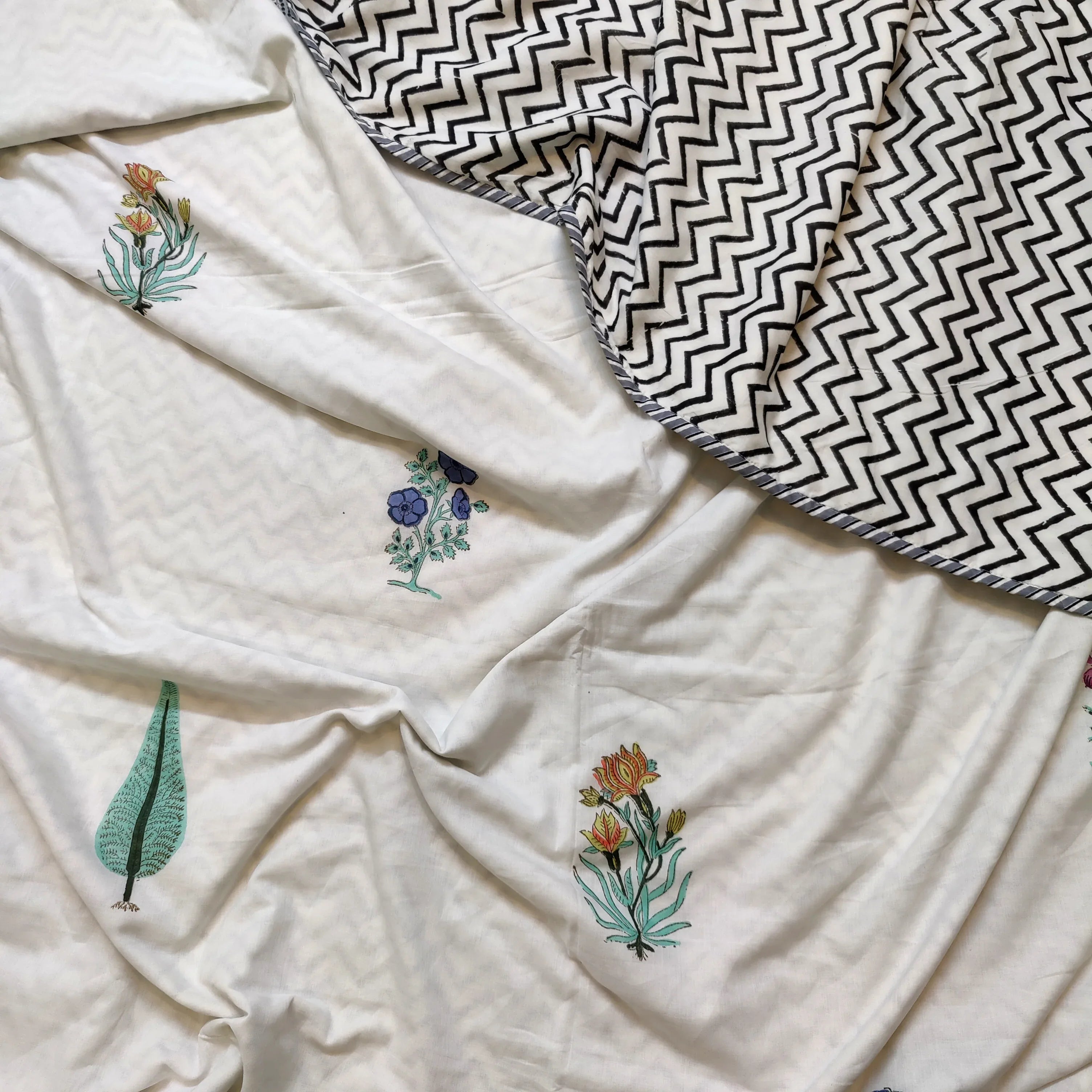 Classic Guldasta Bedsheet and Dohar - HOUSE OF HARMAN