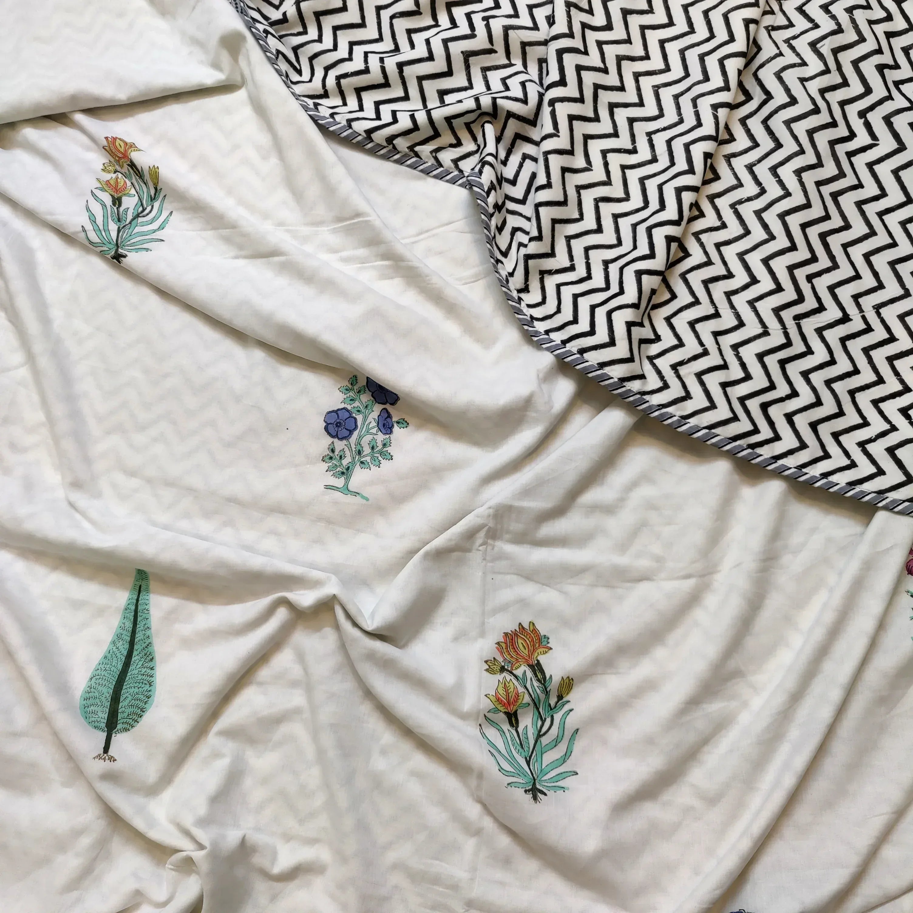 Classic Guldasta Bedsheet and Dohar - HOUSE OF HARMAN