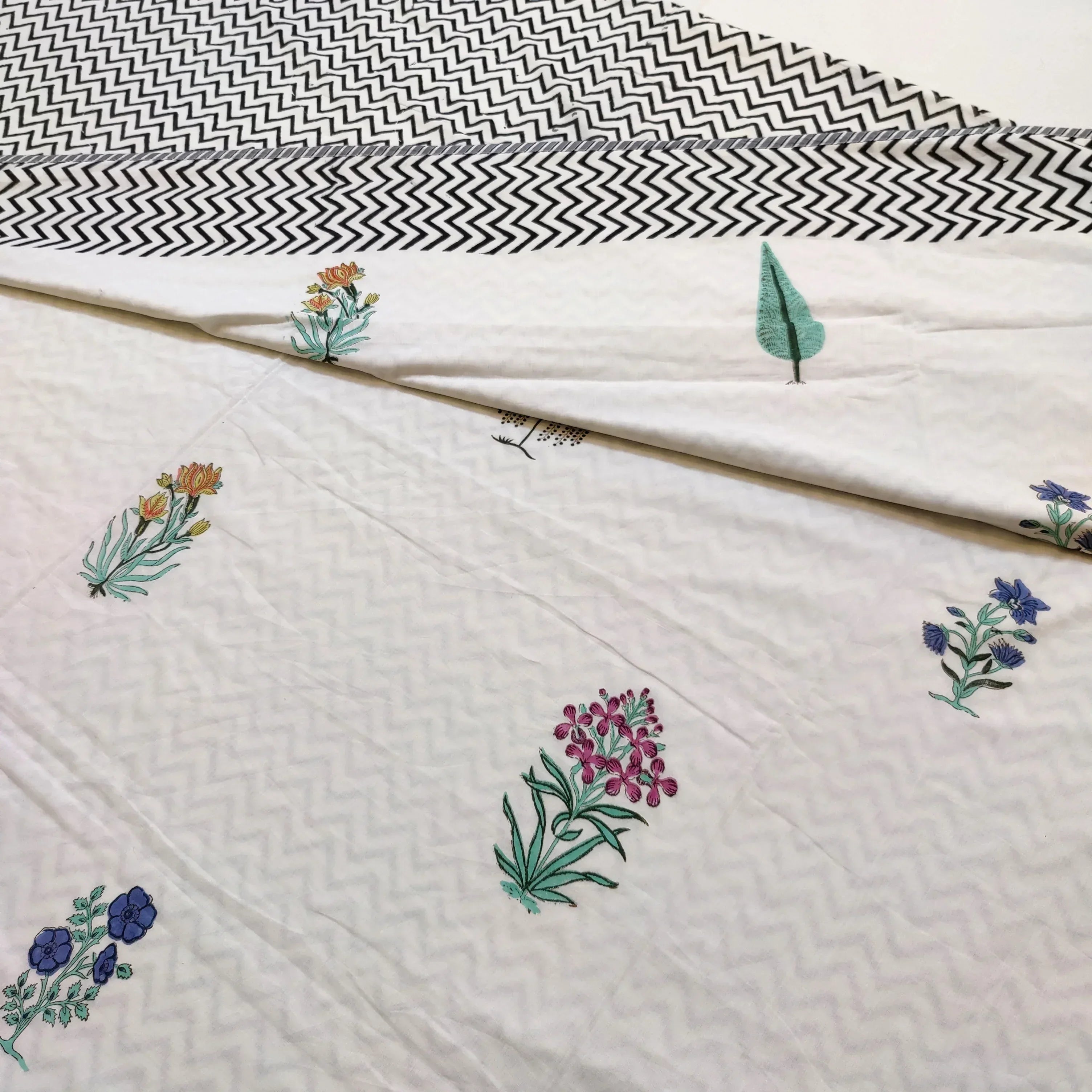 Classic Guldasta Bedsheet and Dohar - HOUSE OF HARMAN