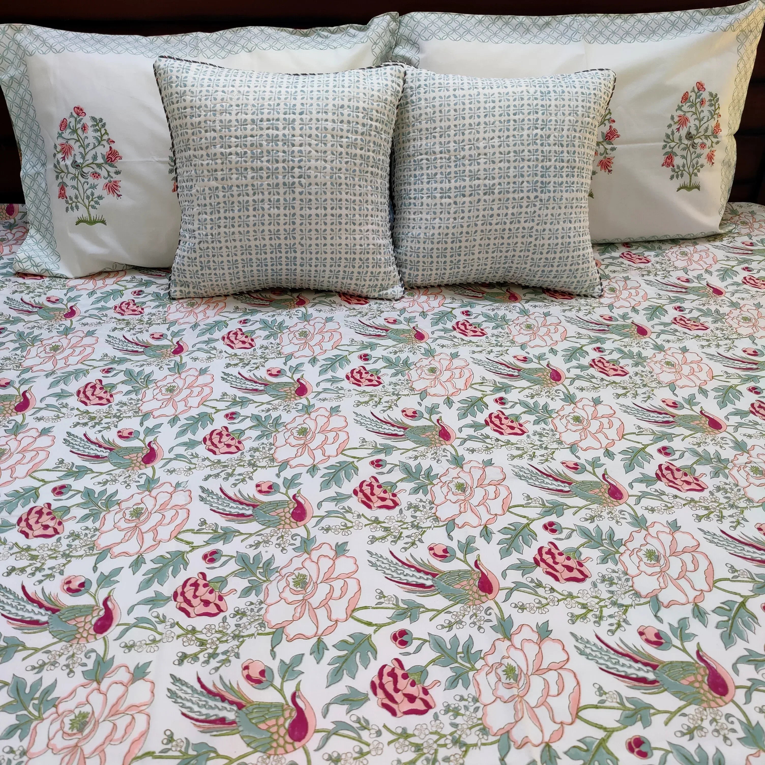 Maira Gulaab Bagh Bedsheet - HOUSE OF HARMAN