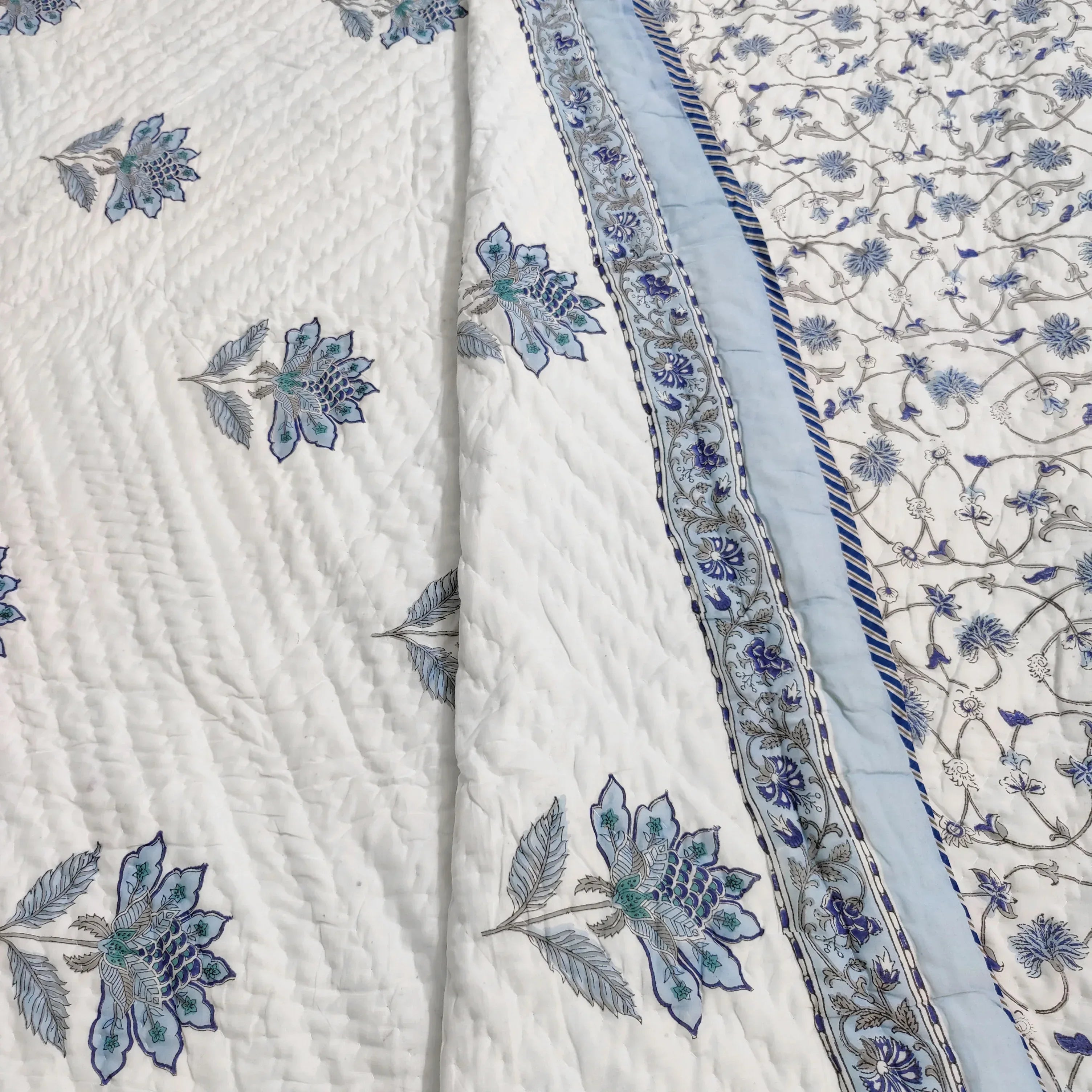 Azure Blossoms Quilt - HOUSE OF HARMAN