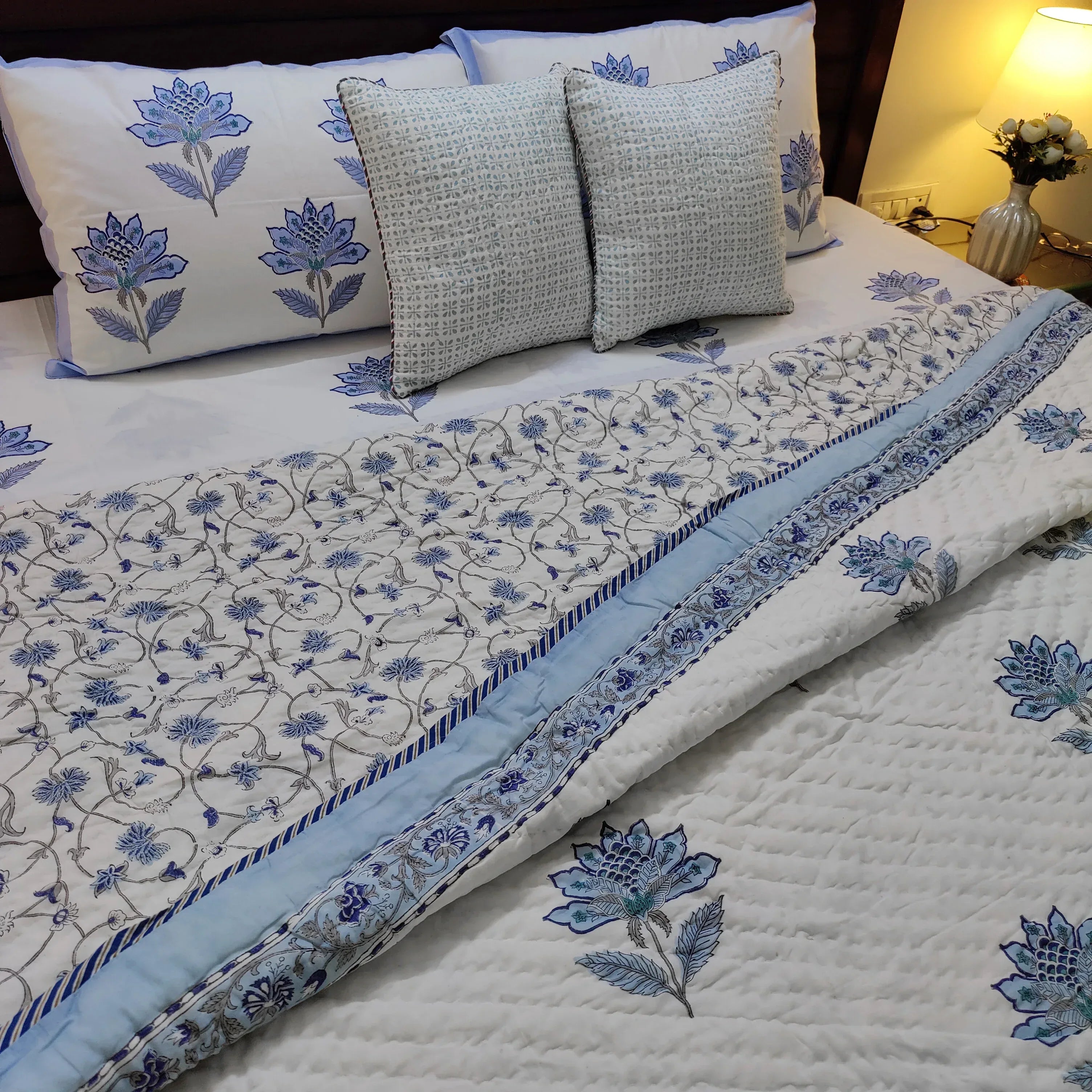 Azure Blossoms Quilt - HOUSE OF HARMAN