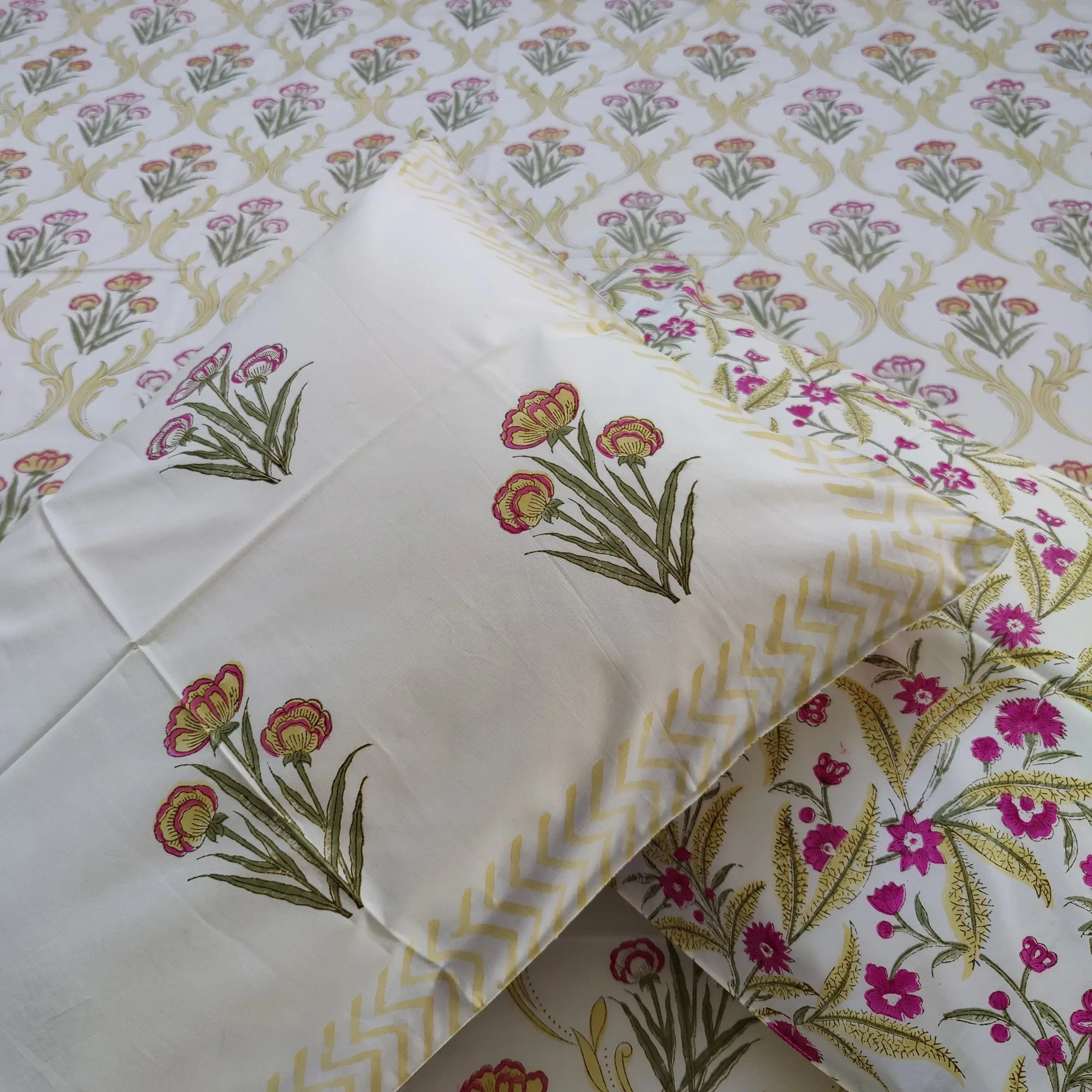 Golden Dreams Bedsheet - HOUSE OF HARMAN