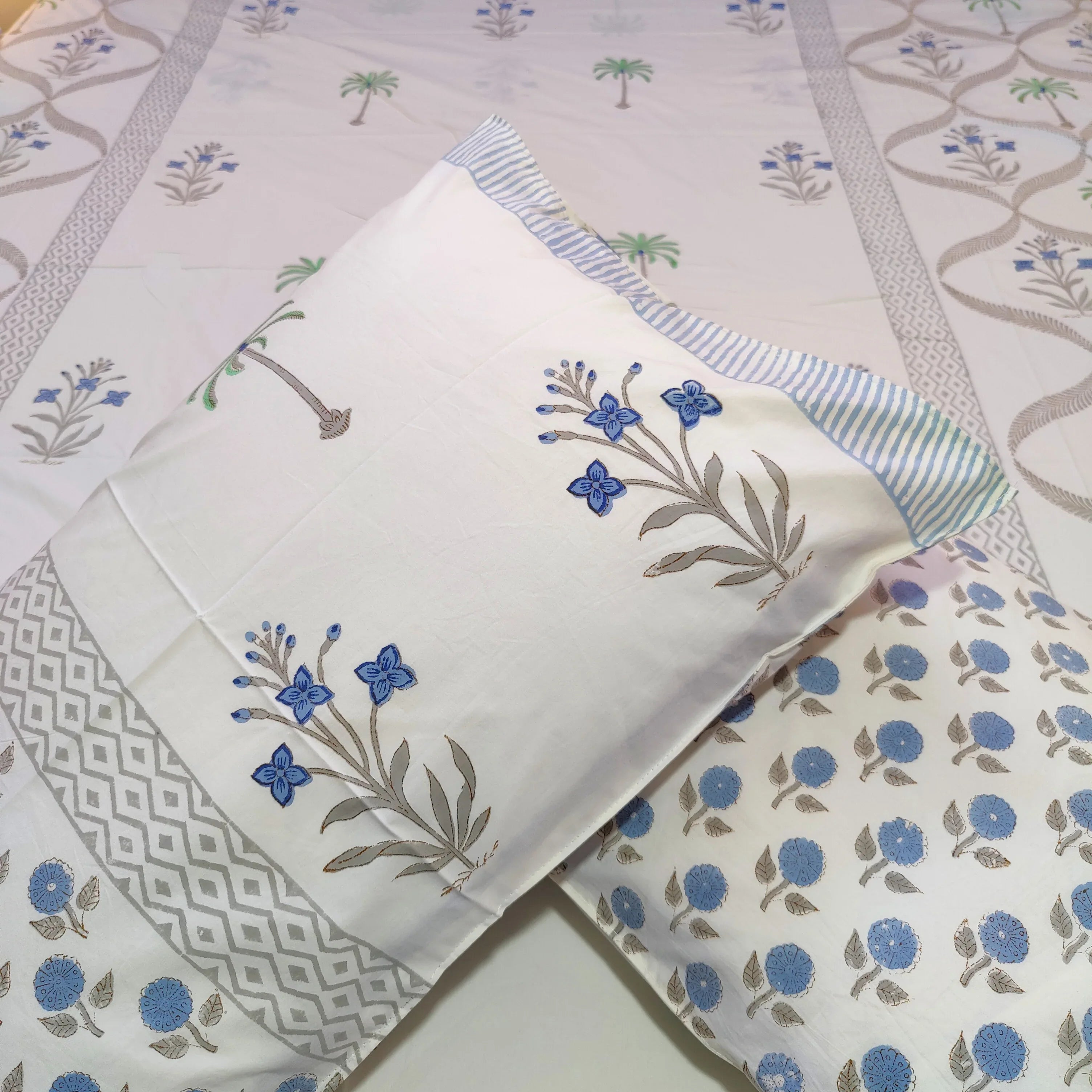 Coastal Flora Fusion Bedsheet and Quilt - HOUSE OF HARMAN