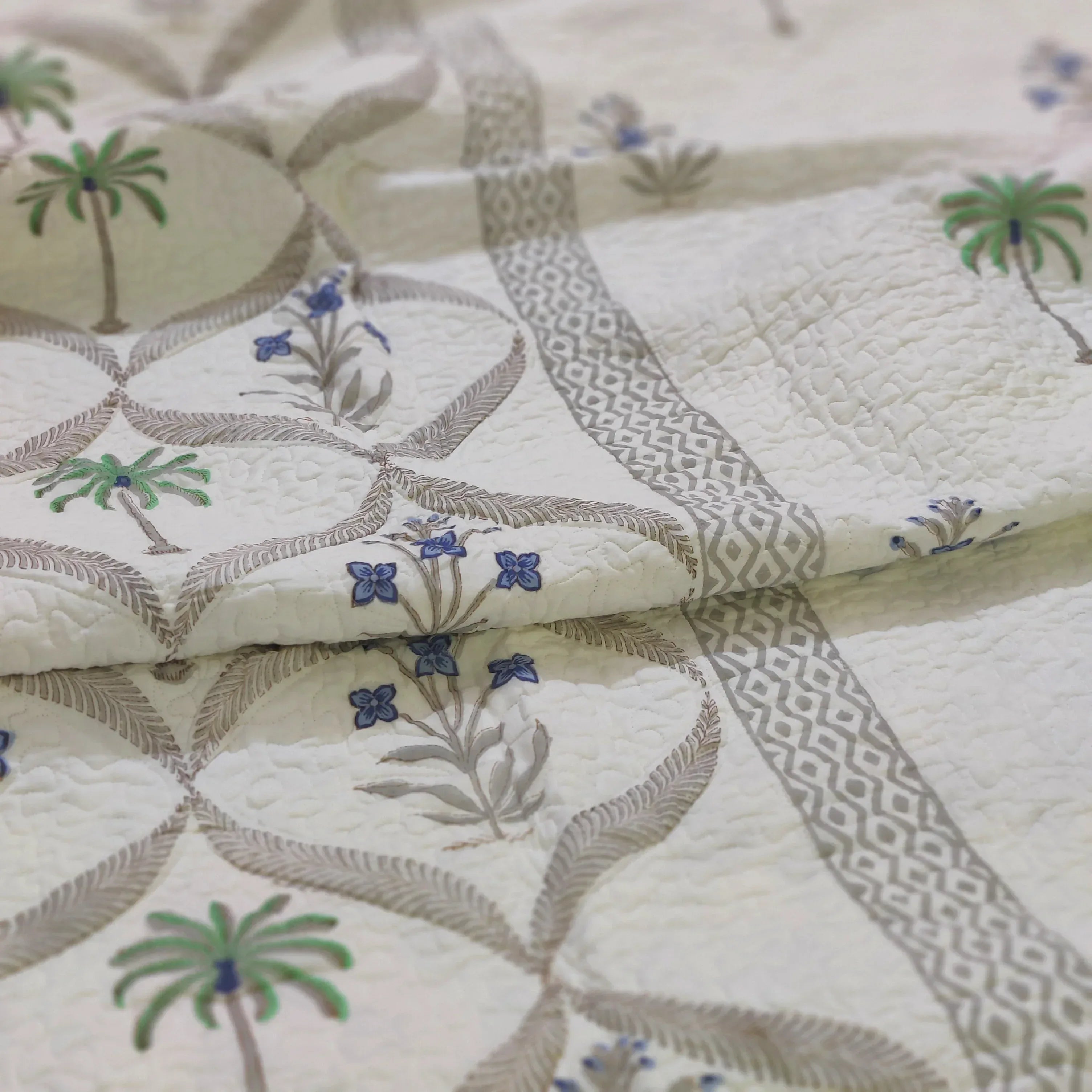 Coastal Flora Fusion Bedcover - HOUSE OF HARMAN