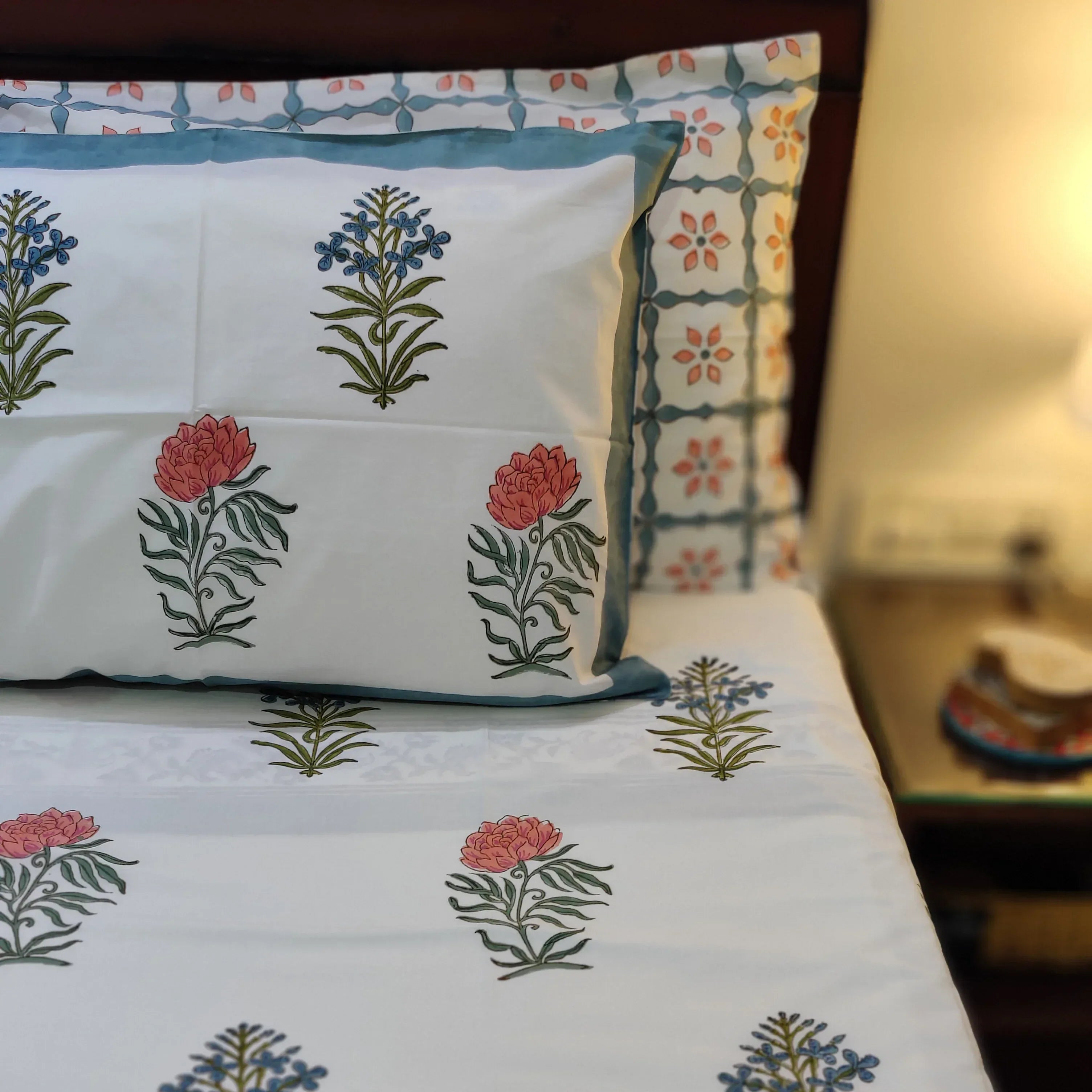 Floral Cascade Elegance Bedsheet - HOUSE OF HARMAN
