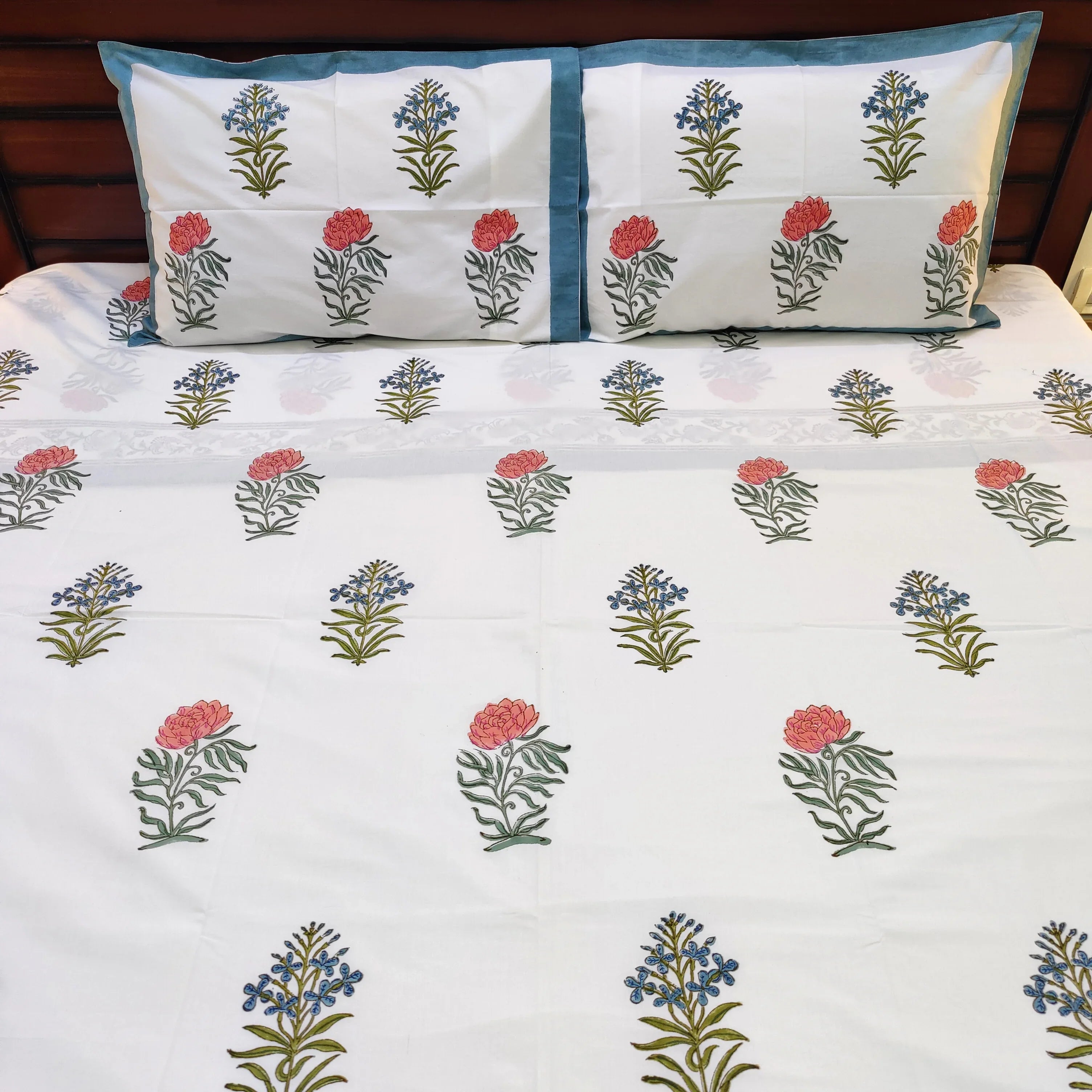 Floral Cascade Elegance Bedsheet - HOUSE OF HARMAN