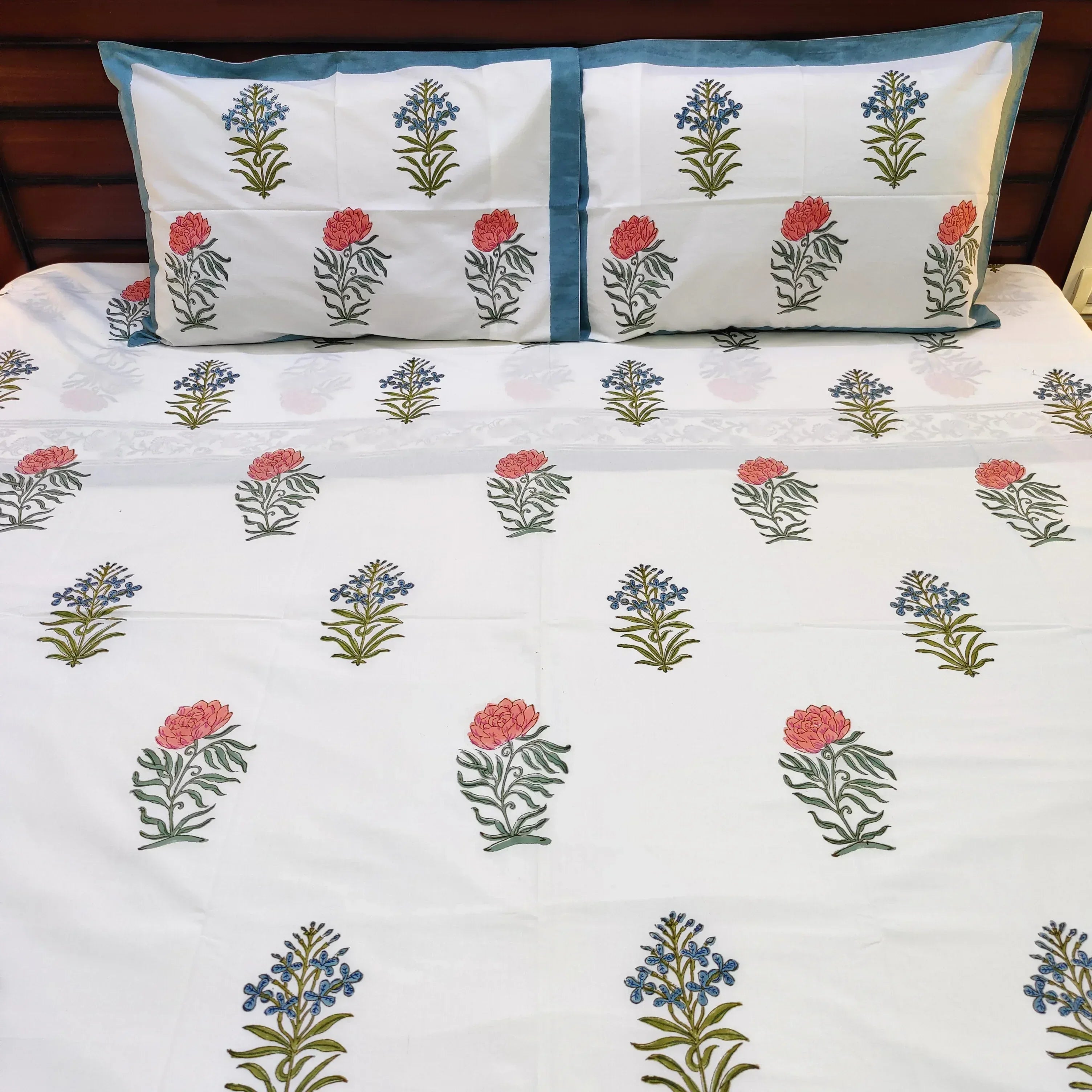 Floral Cascade Elegance Bedsheet - HOUSE OF HARMAN