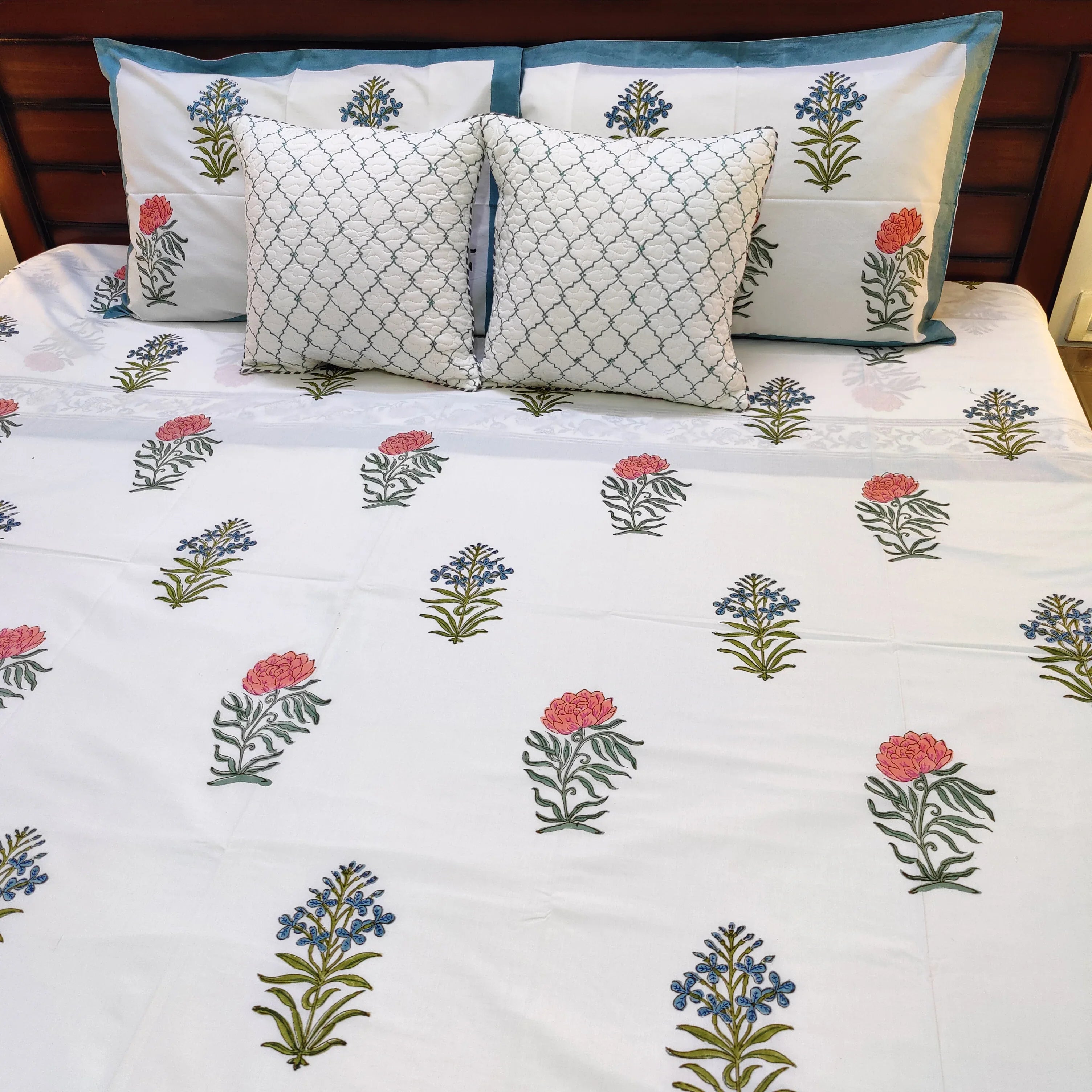 Floral Cascade Elegance Bedsheet - HOUSE OF HARMAN