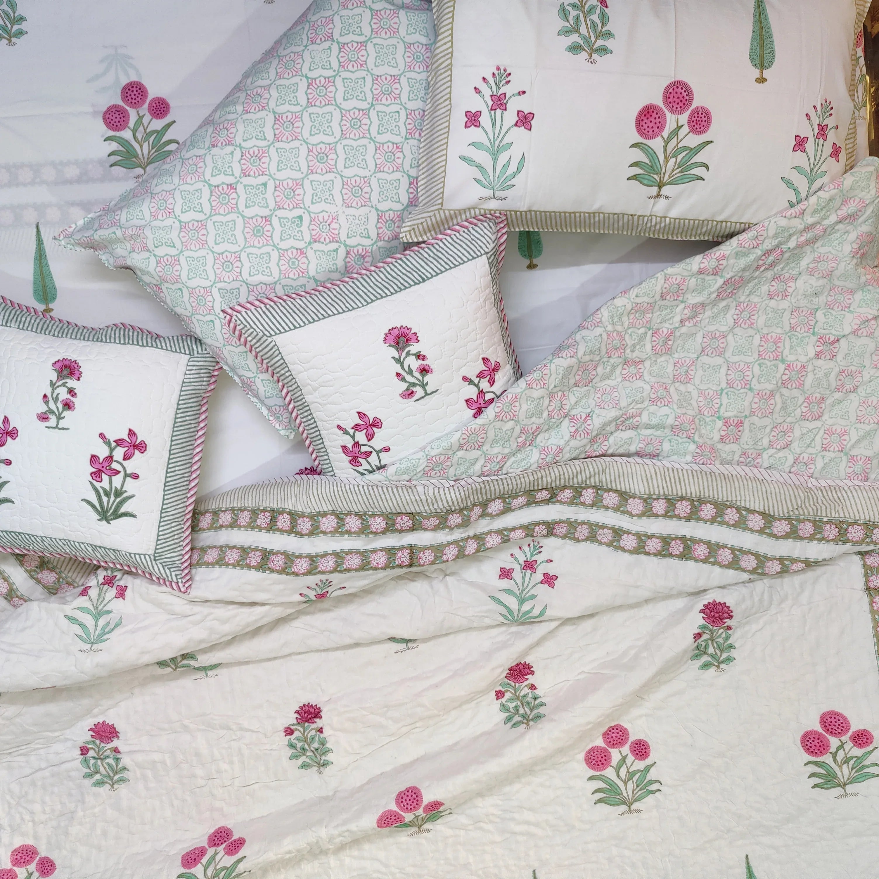 Floral Flare Quilt - HOUSE OF HARMAN